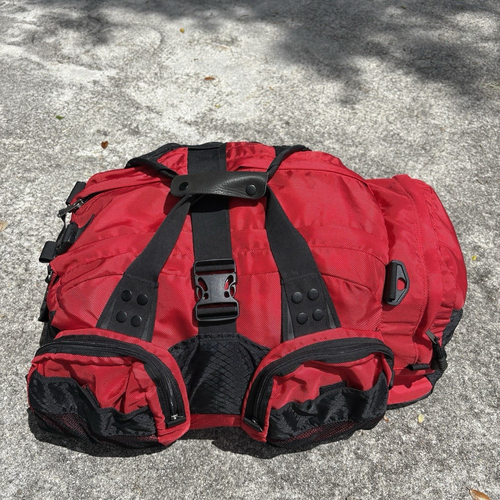 Oakley × Vintage Vintage Oakley Icon Duffle Bag Red Black Hot Tub Software Size ONE SIZE - 2 Thumbnail