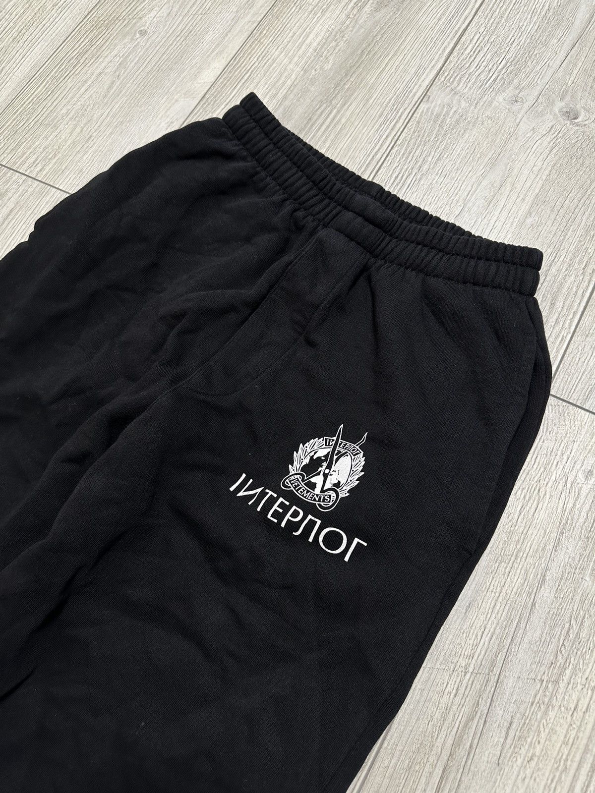 Vetements Vetements Black Interpol Logo Sweatpants Pants Size US 30 / EU 46 - 3 Thumbnail