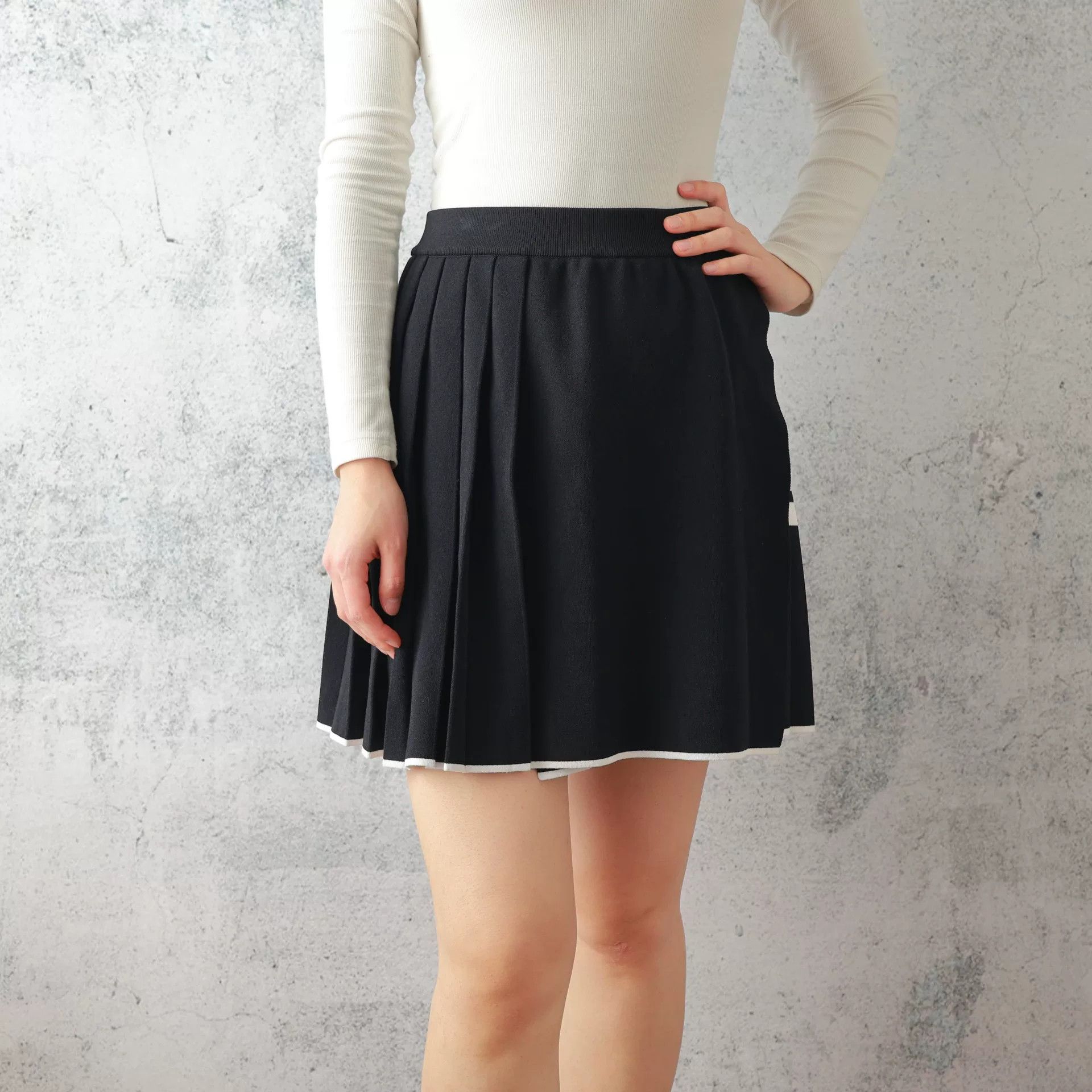 Thom Browne Thom Browne Four-Stripe Knit Skirt Size 42" / US 20 - 1 Thumbnail