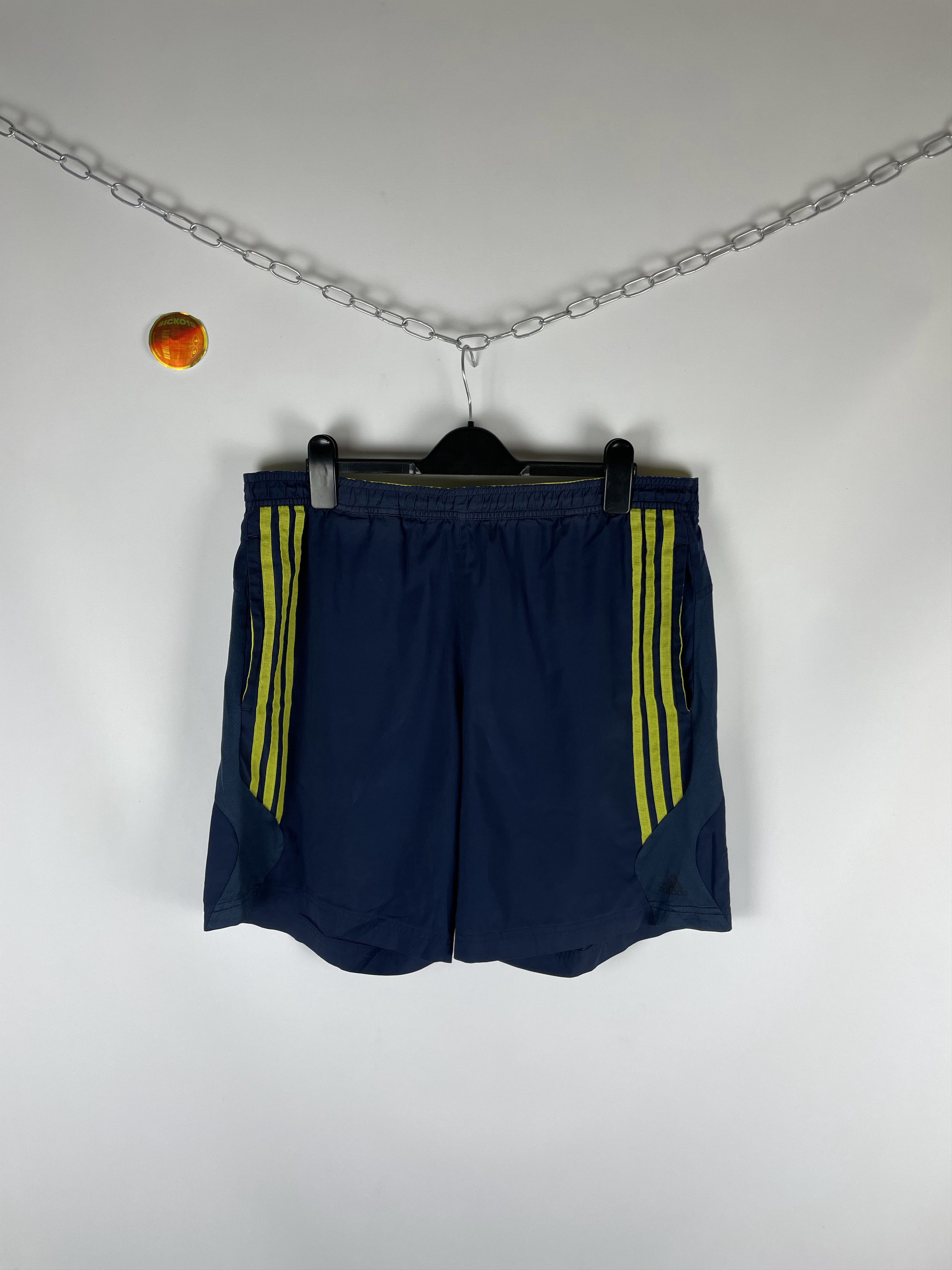 Adidas Vintage Adidas Shorts Y2k Size US 34 / EU 50 - 1 Thumbnail