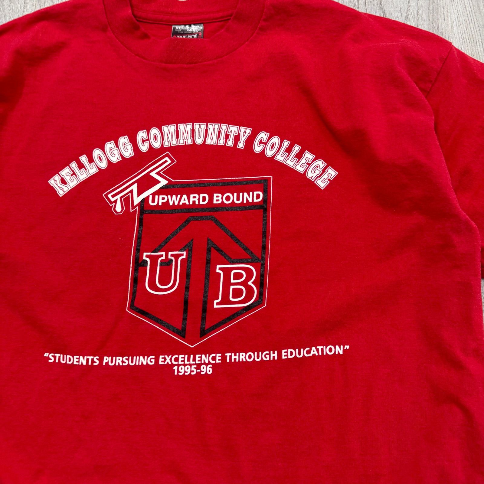 Vintage Vintage Kellogg Community College Shirt Men's XL Red 90s Size US XL / EU 56 / 4 - 3 Thumbnail