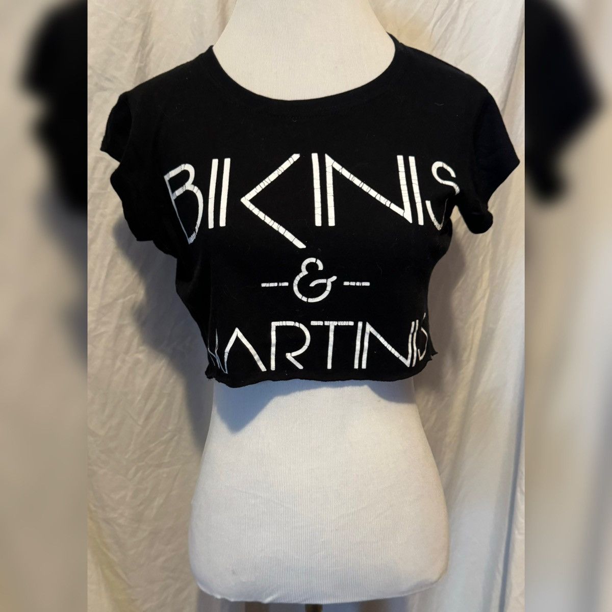 Vintage Bikinis & Martini, Retro, Raw Hem, Cropped Baby Tee Size ONE SIZE - 5 Thumbnail