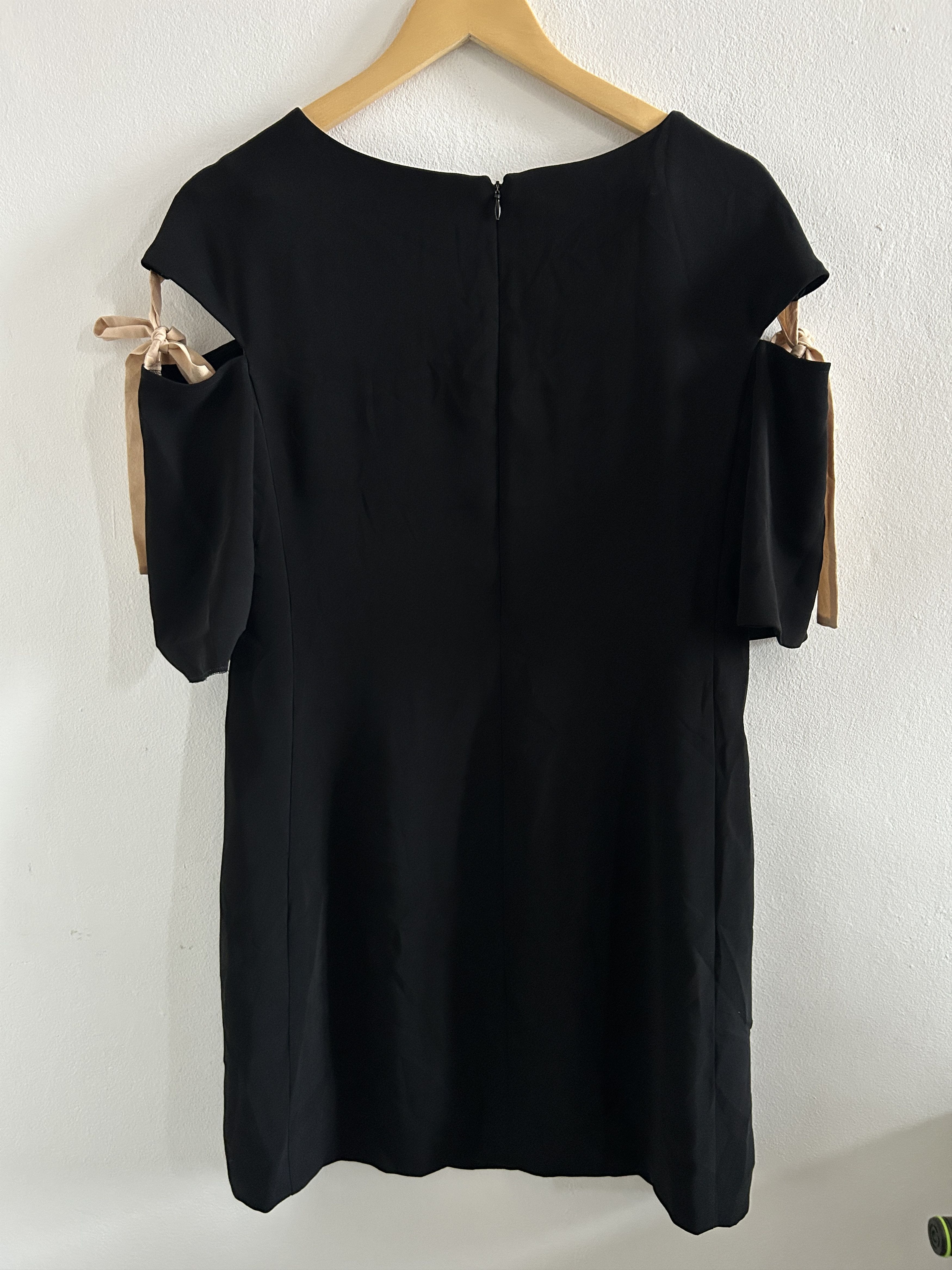 Trussardi Vintage Trussardi Black Cold Shoulder Dress Size M / US 6-8 / IT 42-44 - 12 Thumbnail