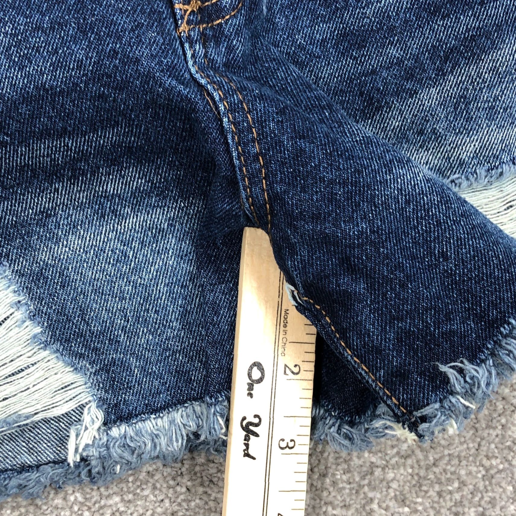 Vintage Vanilla Star Denim Shorts Women 3 Cut Off Mid Rise Dark Wash Distressed Holes Pocket Zipper Button Casual Modern Festival Size 26" / US 2 / IT 38 - 6 Thumbnail