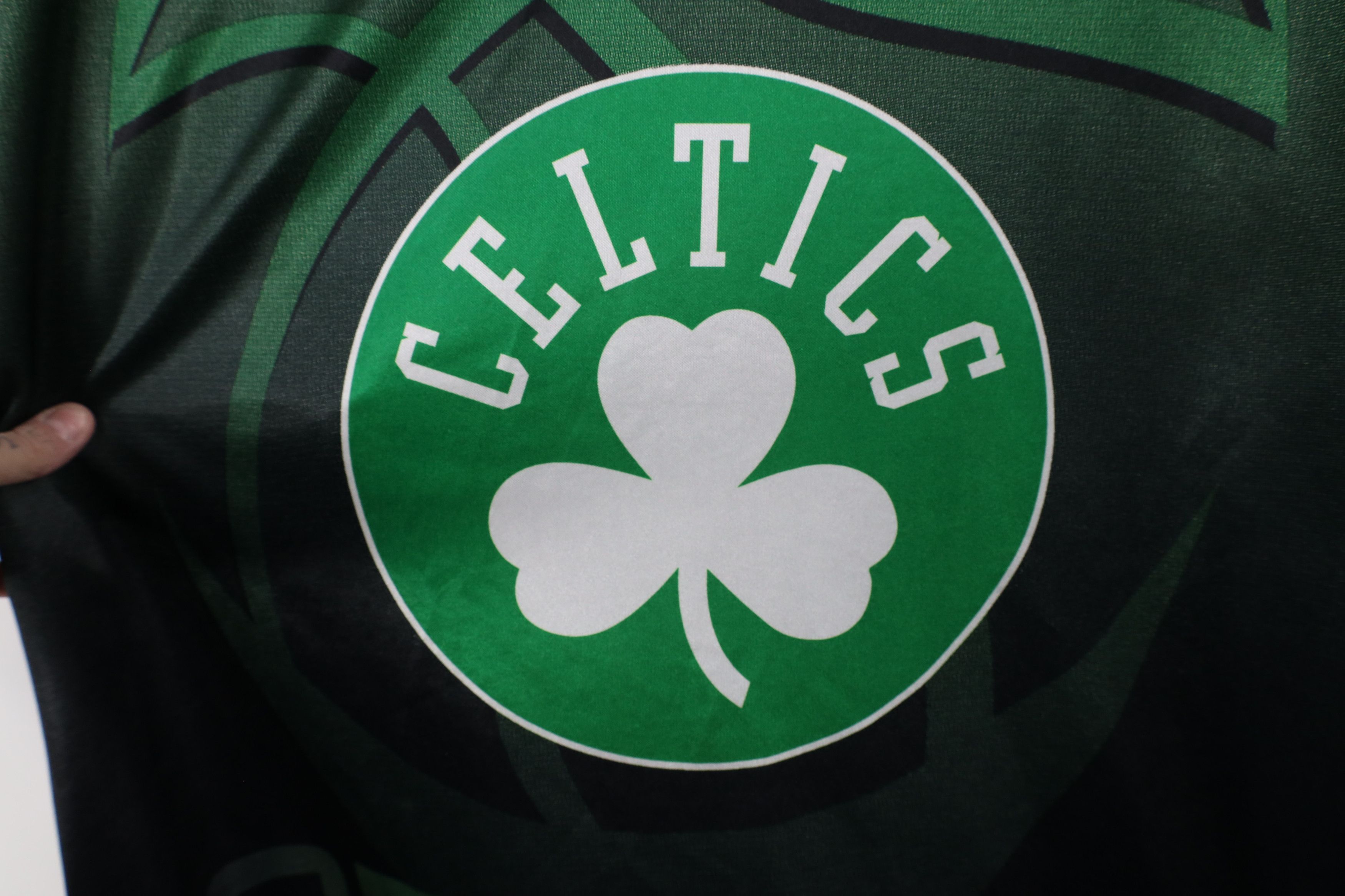 Majestic × Vintage Vintage 90s Majestic Boston Celtics Long Sleeve T-Shirt USA Size US L / EU 52-54 / 3 - 10 Thumbnail