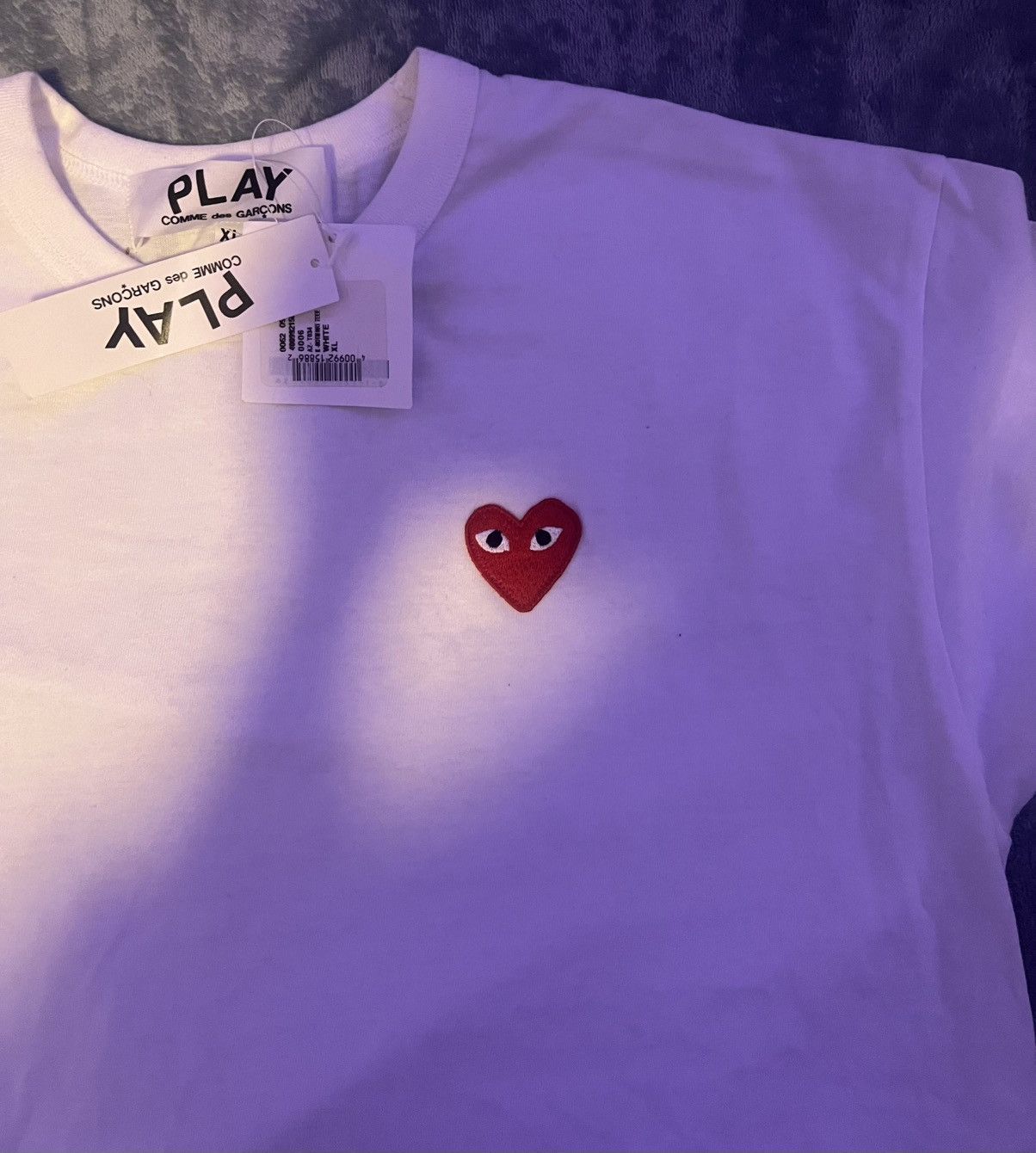 Comme des Garcons PLAY Comme Des Garçons PLAY Play Red Half Heart T-Shirt Size US XL / EU 56 / 4 - 4 Thumbnail