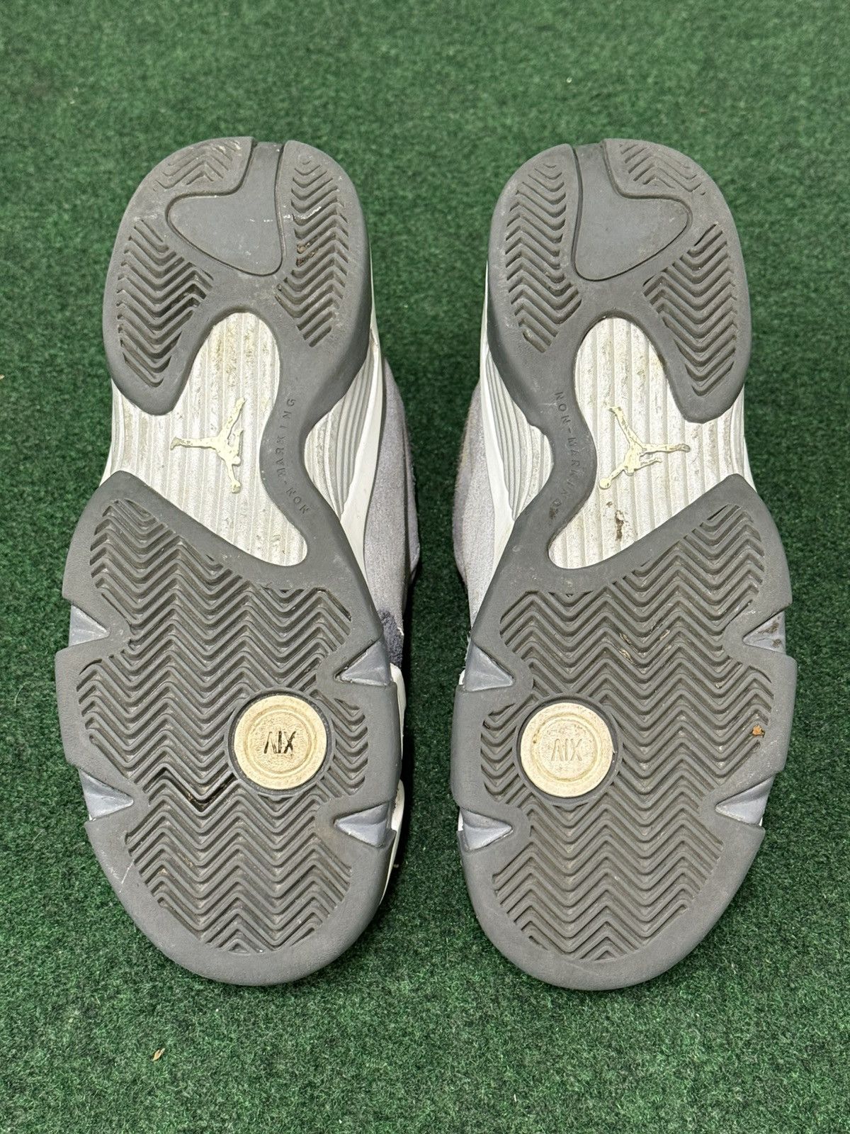 Jordan Brand Air Jordan 14 Flint Grey GS fq8165-012 Size US 5.5 / IT 35.5 - 7 Thumbnail