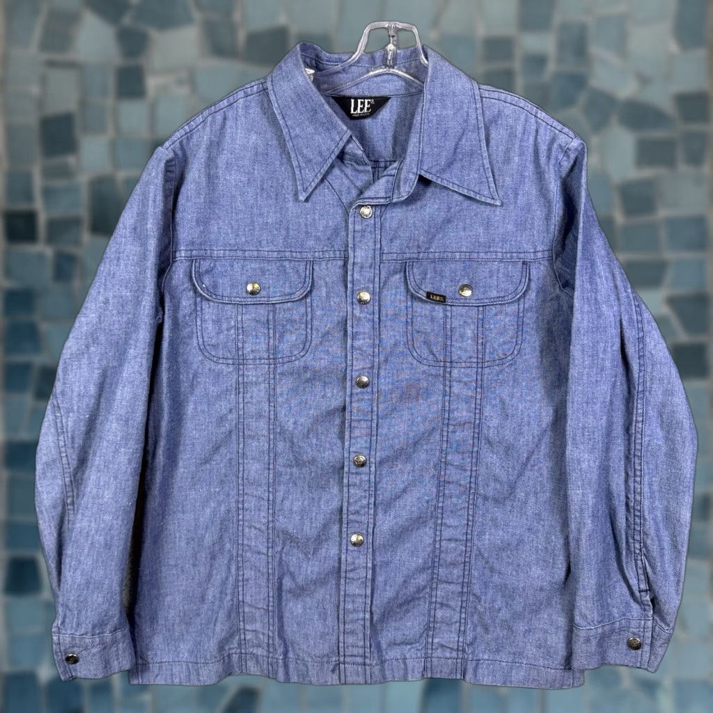 Lee VINTAGE Lee Denim Jacket Men L Workwear Utility Chore West Cal. 45 Dagger Collar Jacket Mens blue denim 80s USA Bomber Pockets Shirt Size US L / EU 52-54 / 3 - 1 Thumbnail