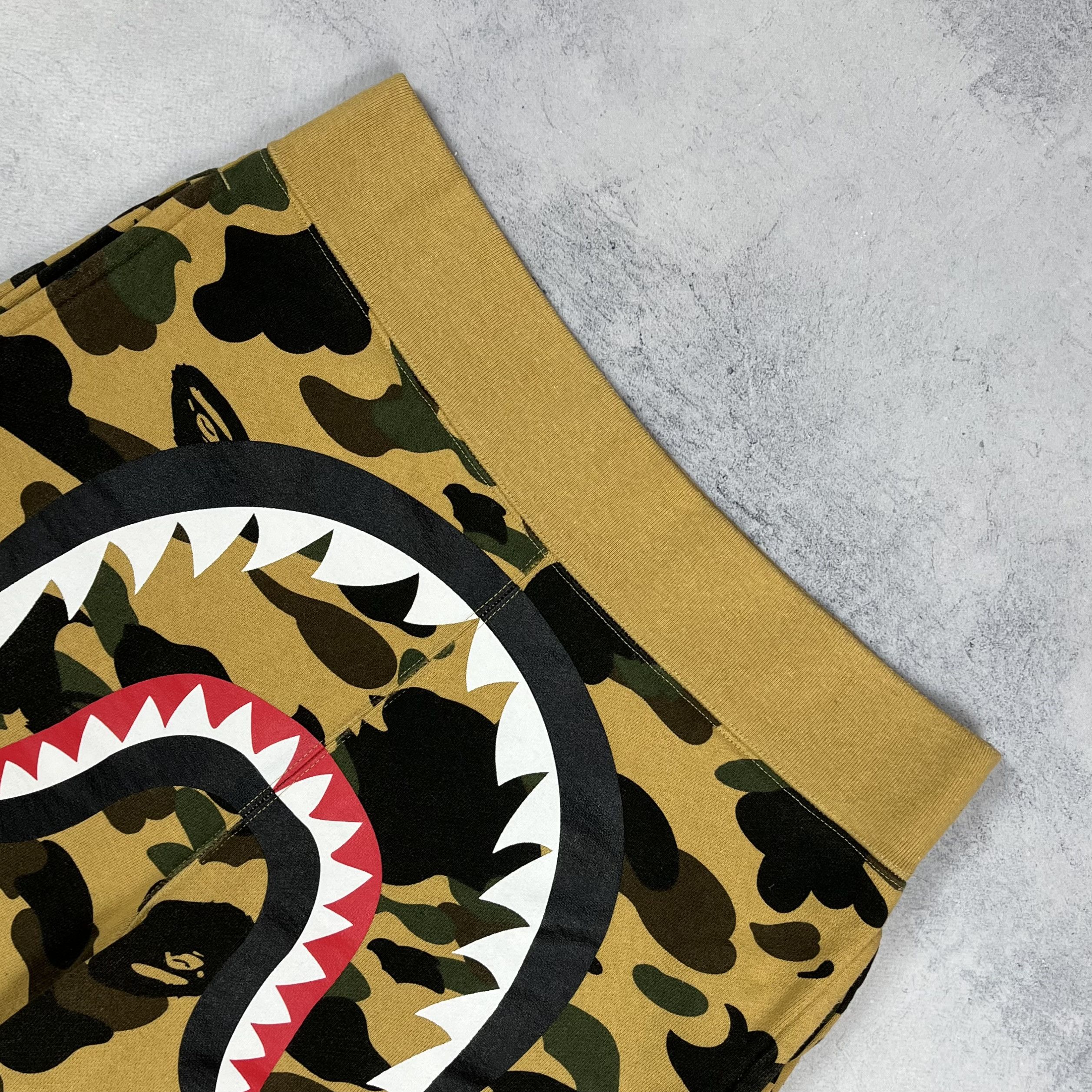 Bape Bape 1st Camo Shark Shorts SS19 Size US 32 / EU 48 - 5 Thumbnail