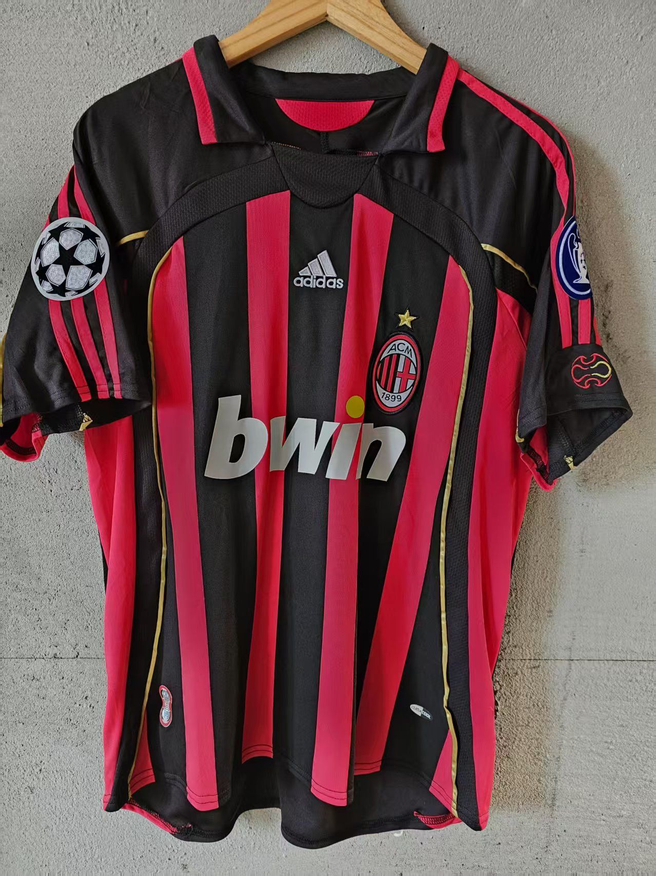 Other 2006 2007 AC Milan 9 Inzaghi Jersey Home Size US L / EU 52-54 / 3 - 2 Thumbnail
