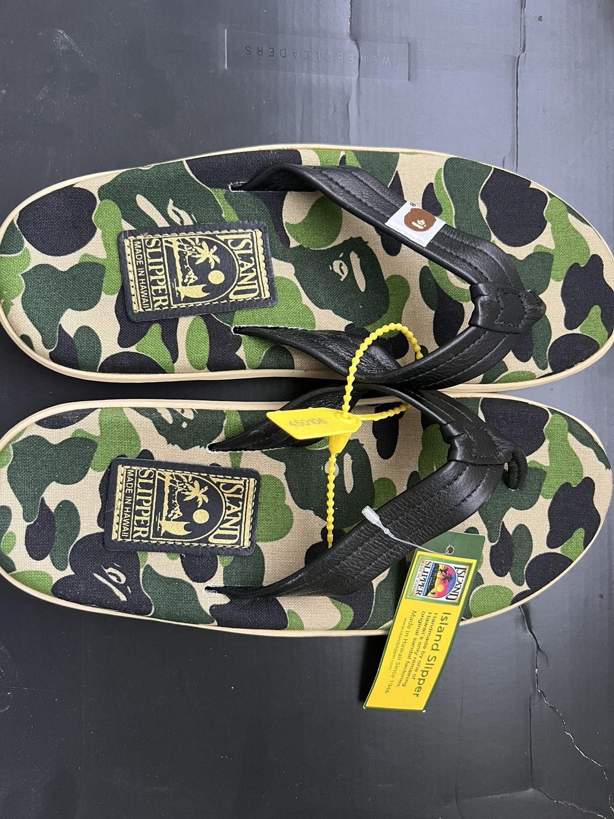 Bape Bape ape head sole Hawaii sandal Size US 9 / EU 42 - 1 Thumbnail