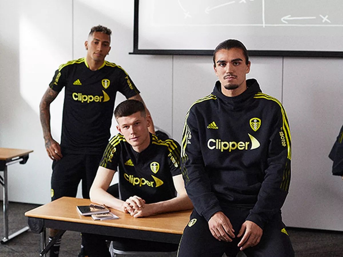 Adidas LEEDS UNITED ADIDAS 2021/2022 FOOTBALL TRAINING JERSEY Size US S / EU 44-46 / 1 - 9 Thumbnail