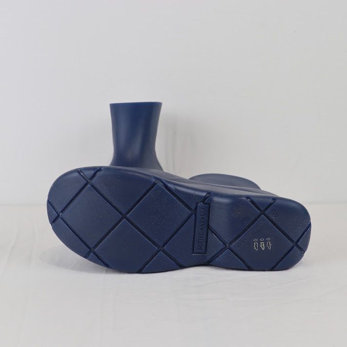 Bottega Veneta o1rshd1 Matt Rubber Puddle Ankle Boot in Cruise Size US 7 / EU 40 - 7 Thumbnail