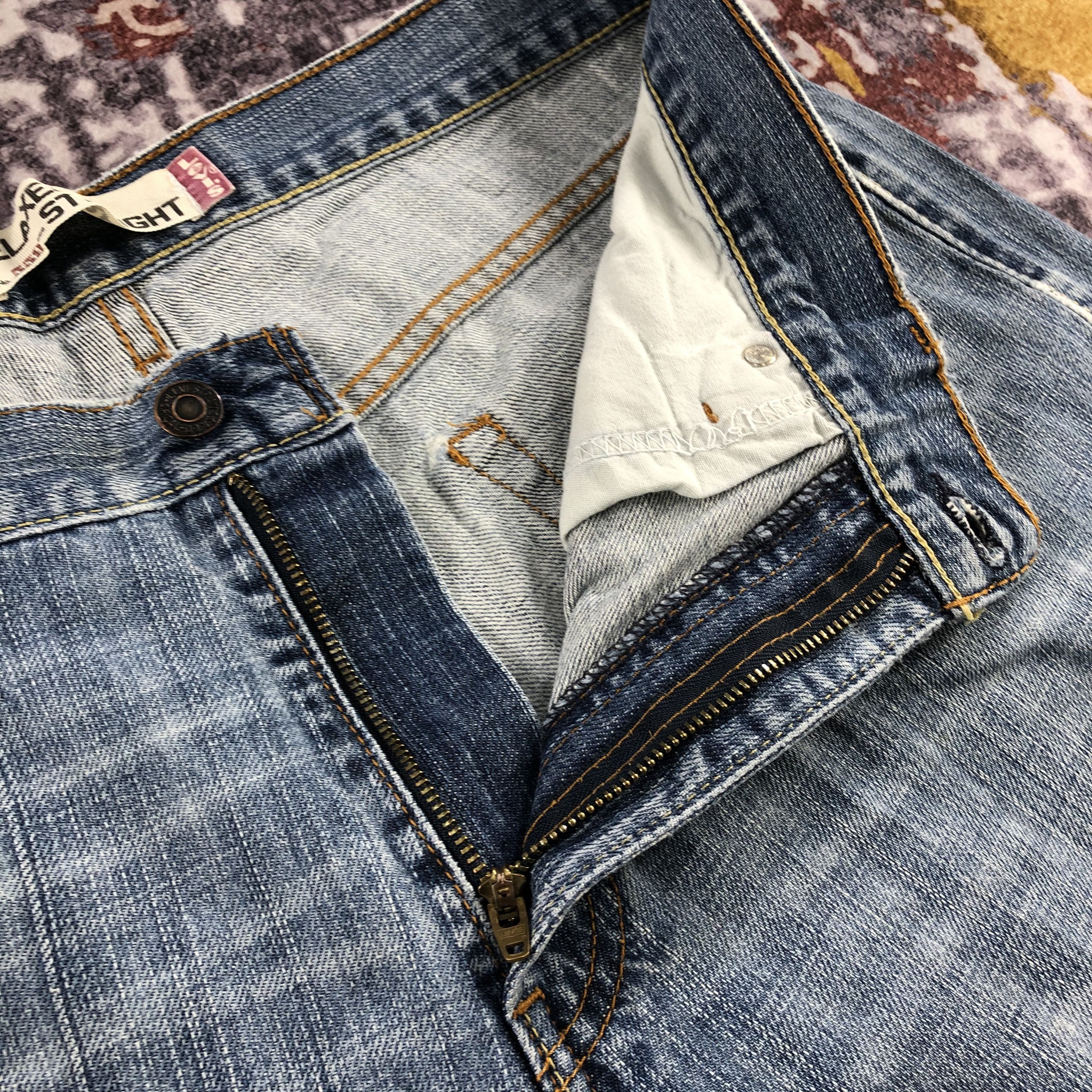 Levi's × Vintage Vintage Blue Wash Levis 559 Jeans-JM2491 Size US 35 - 15 Thumbnail
