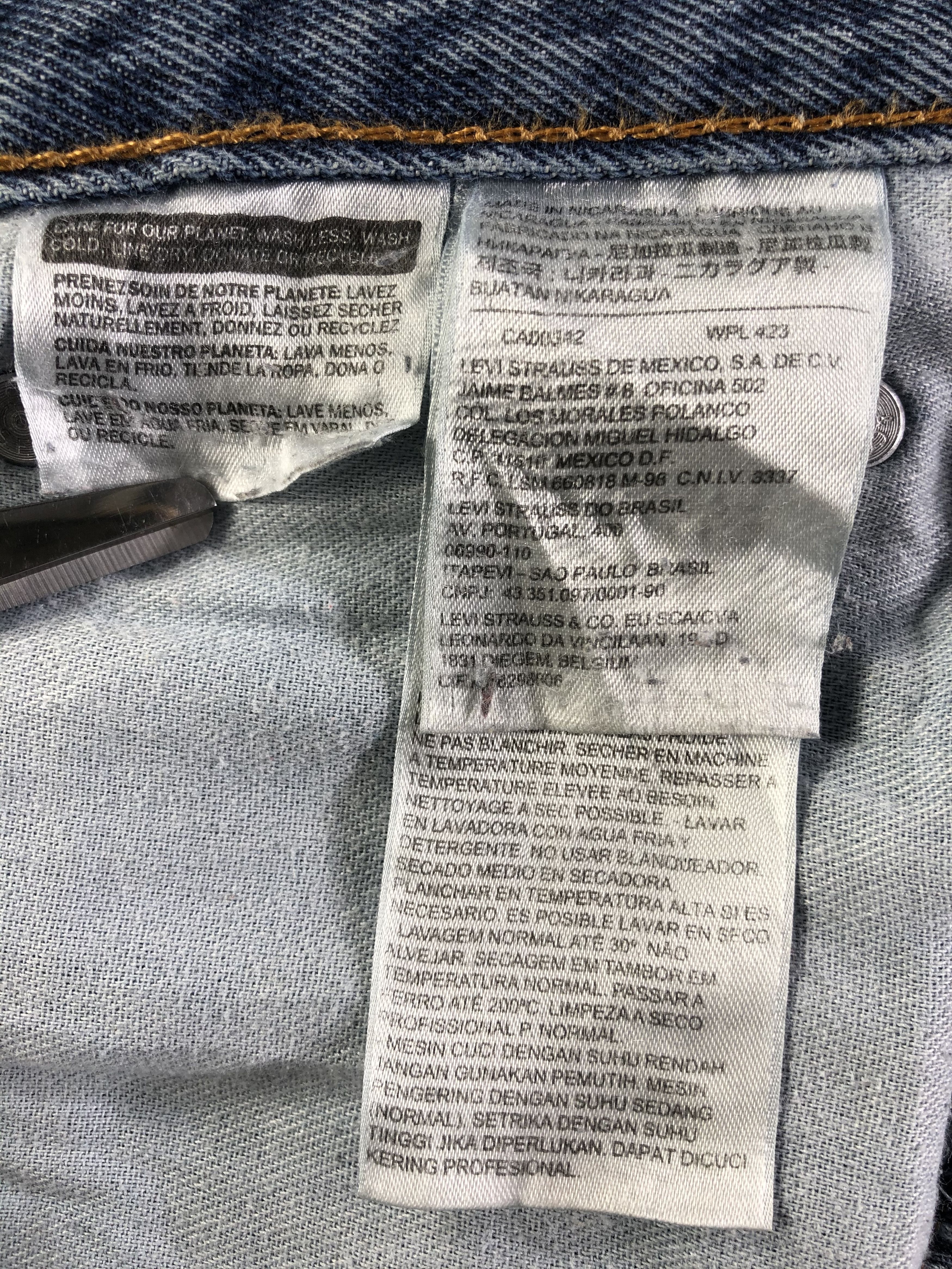 Levi's Vintage Blue Wash Levis 550 Jeans-J4234 Size US 37 - 10 Thumbnail