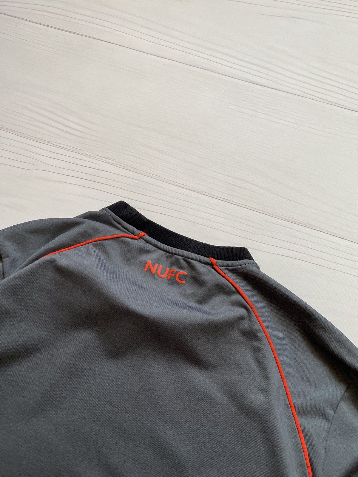 Castore Castore Newcastle United 2021/22 training soccer sweatshirt Size US M / EU 48-50 / 2 - 11 Thumbnail