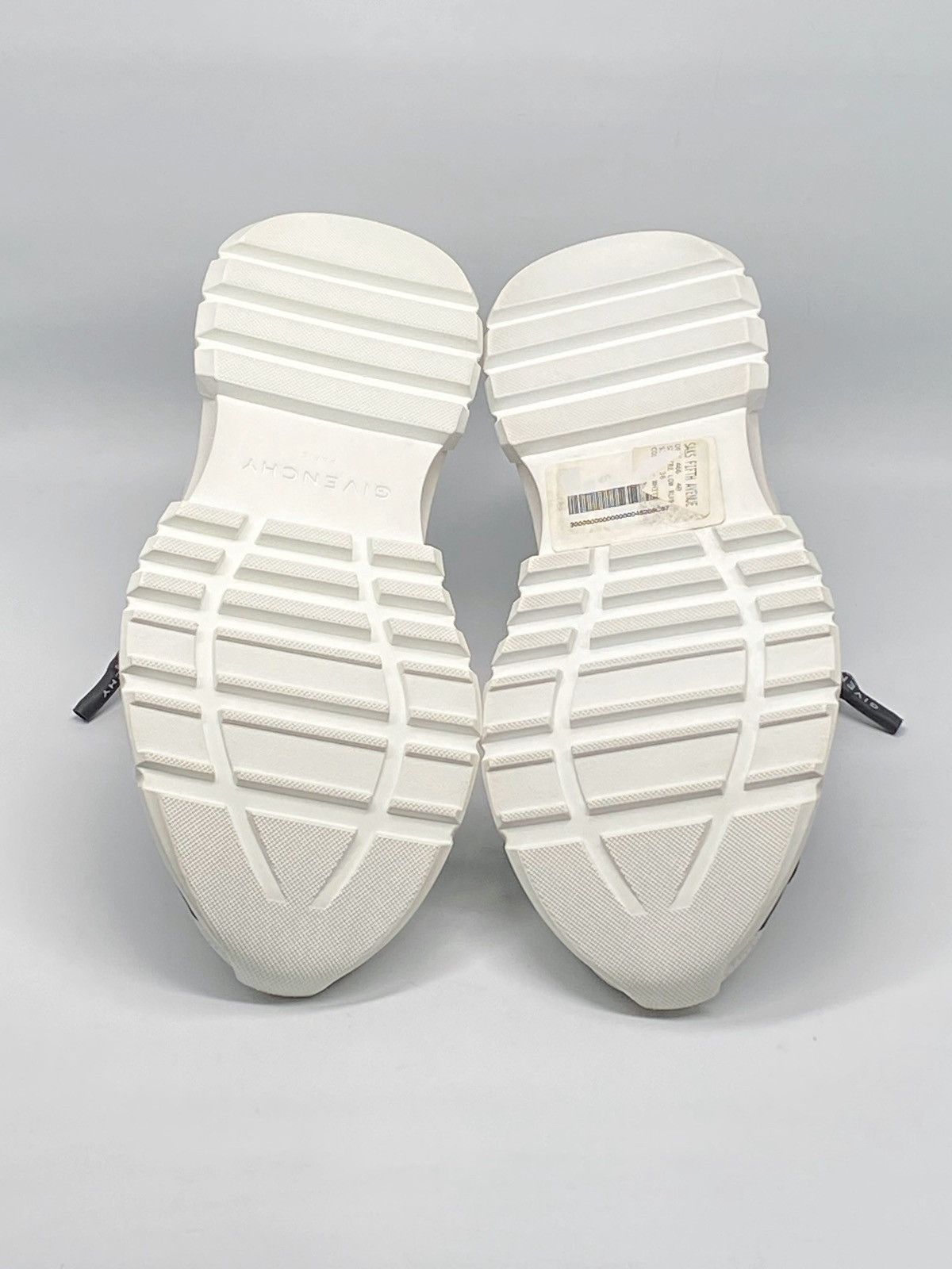 Givenchy Givenchy Spectre Logo Zip Runner Sneakers size 38.5 Size US 8.5 / IT 38.5 - 12 Thumbnail