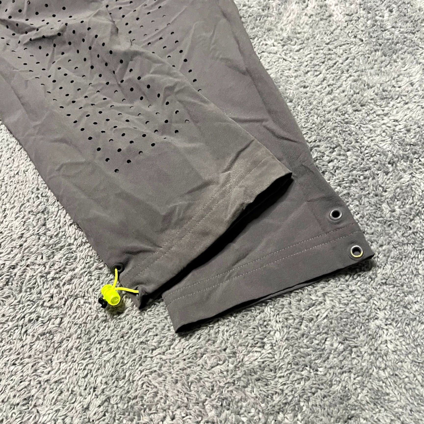 Under Armour Under Armour Pants Mens Medium Storm Vent Running Training Gray Lightweight Jogger Regular Mens Size US 31 - 3 Thumbnail