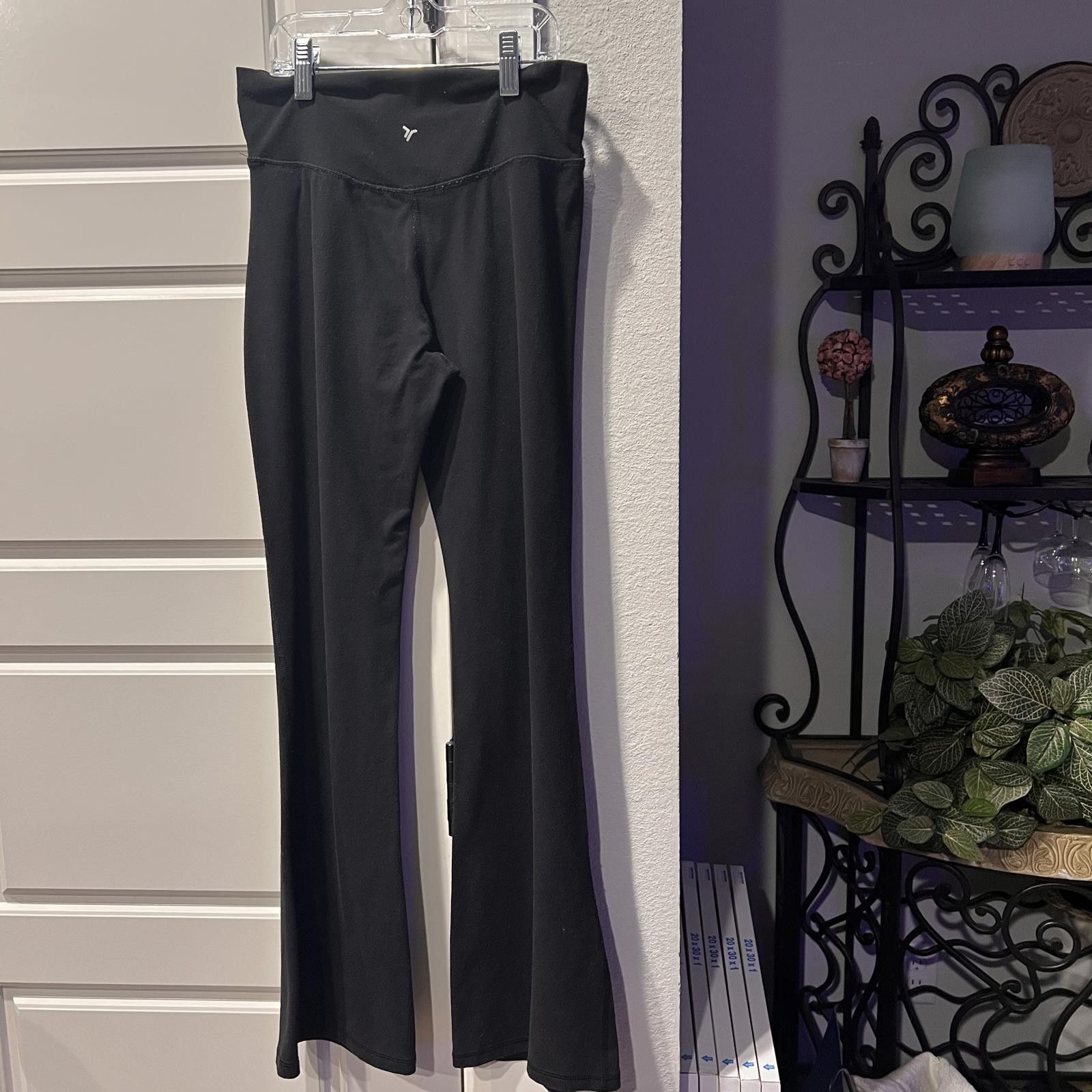 Other Old Navy Active Powerstretch Women's High-Rise Flare Size 40" / US 18 - 2 Thumbnail