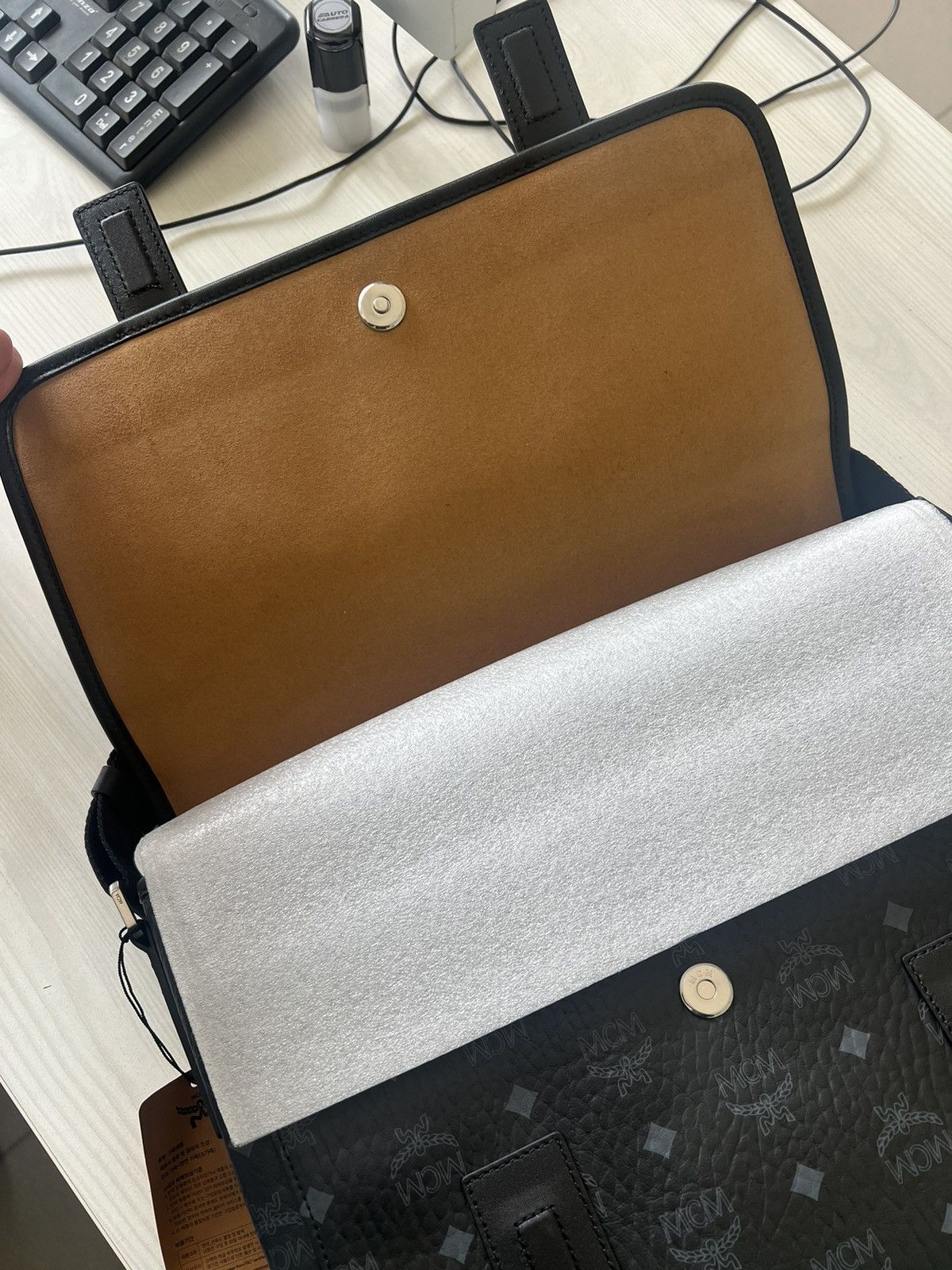 MCM Aren Messenger in Visetos Size ONE SIZE - 11 Thumbnail