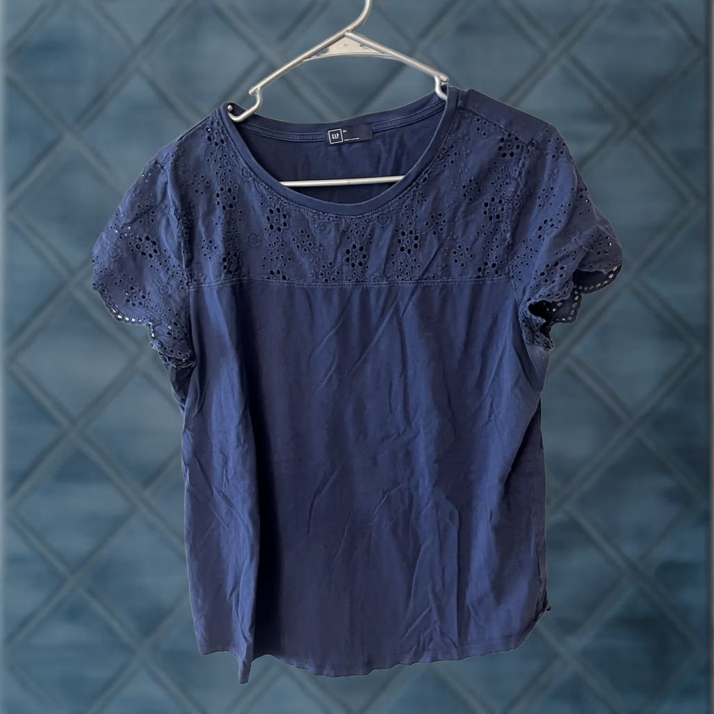 Gap Gap Eyelet Lace Detail Women’s Top T-Shirt XL Navy Blue Ladies Regular Size XL Blue Lace Details 90s | Gap Womens shirts Size XL / US 12-14 / IT 48-50 - 1 Thumbnail
