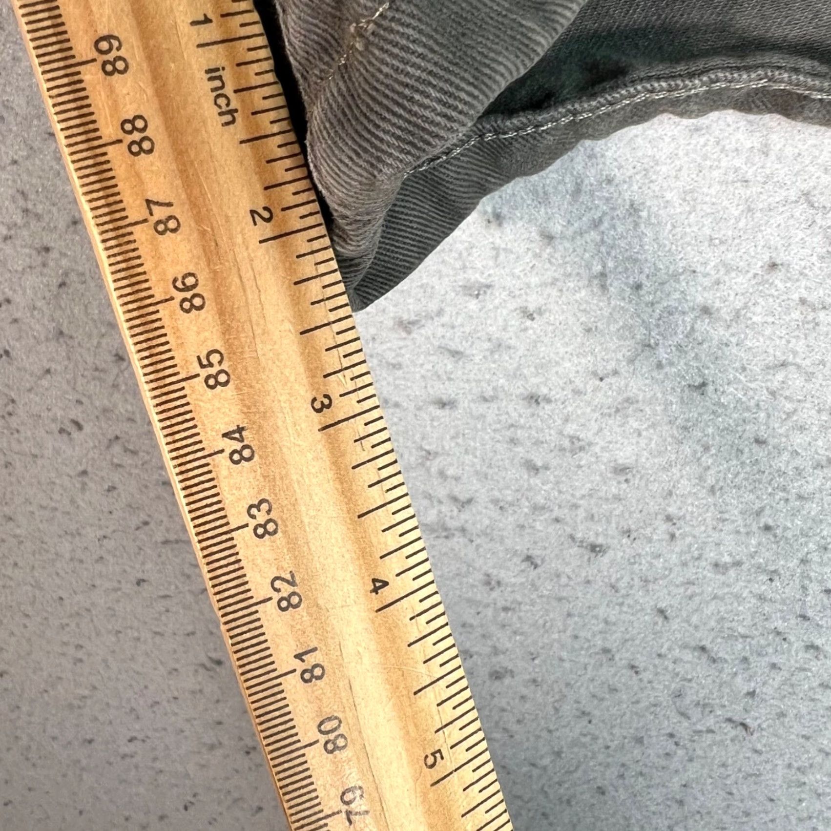 Uniqlo Uniqlo U Womens Size 24 Olive Green Cotton Chino Shorts Shirt? Size 42" / US 20 - 7 Thumbnail