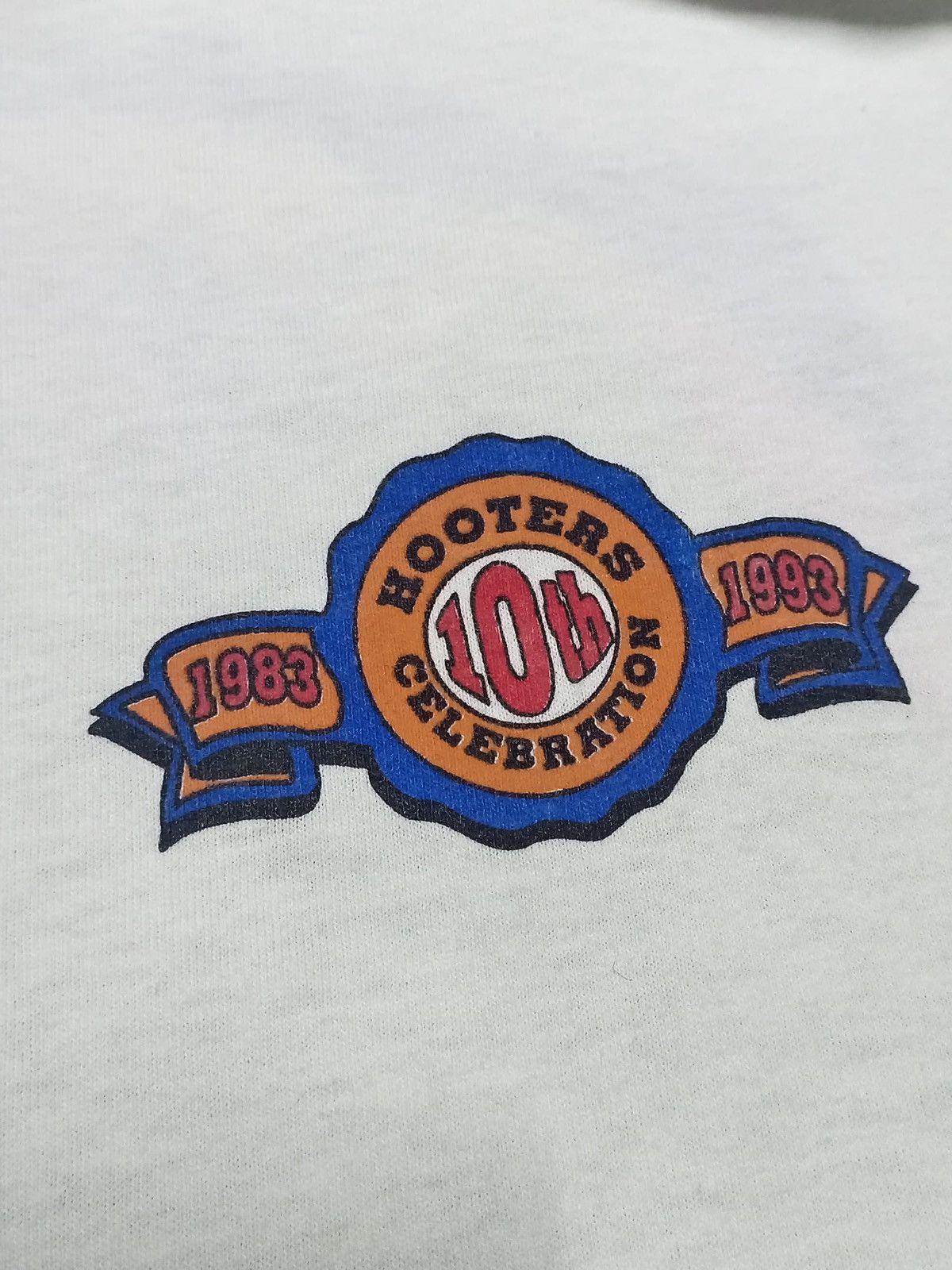 Vintage Vintage 1993 Hooters Tee Size US XL / EU 56 / 4 - 3 Thumbnail