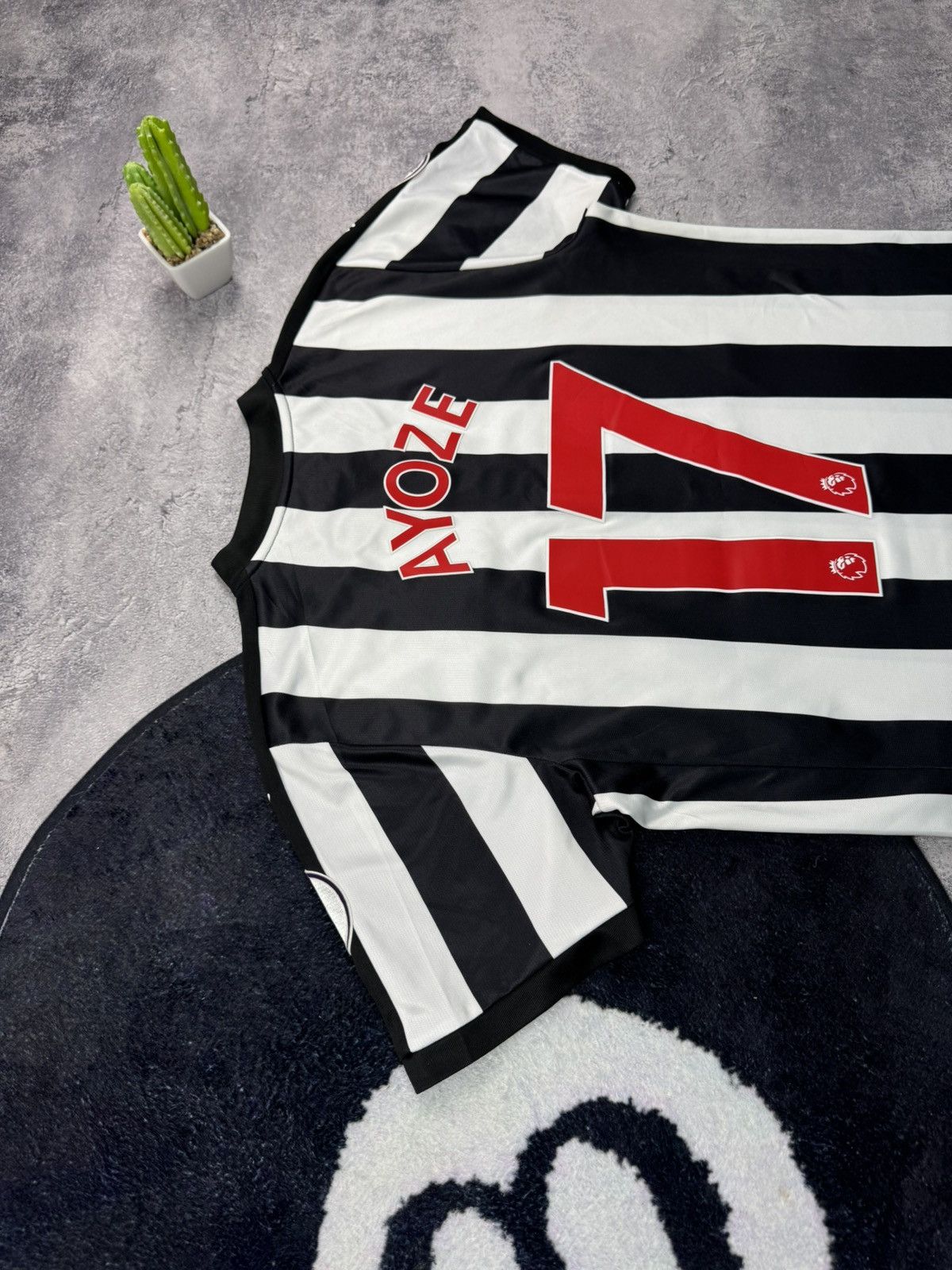 Vintage NEWCASTLE UNITED 17-18 Home Shirt Puma 125 Years AYOZE #17 Size US M / EU 48-50 / 2 - 14 Thumbnail