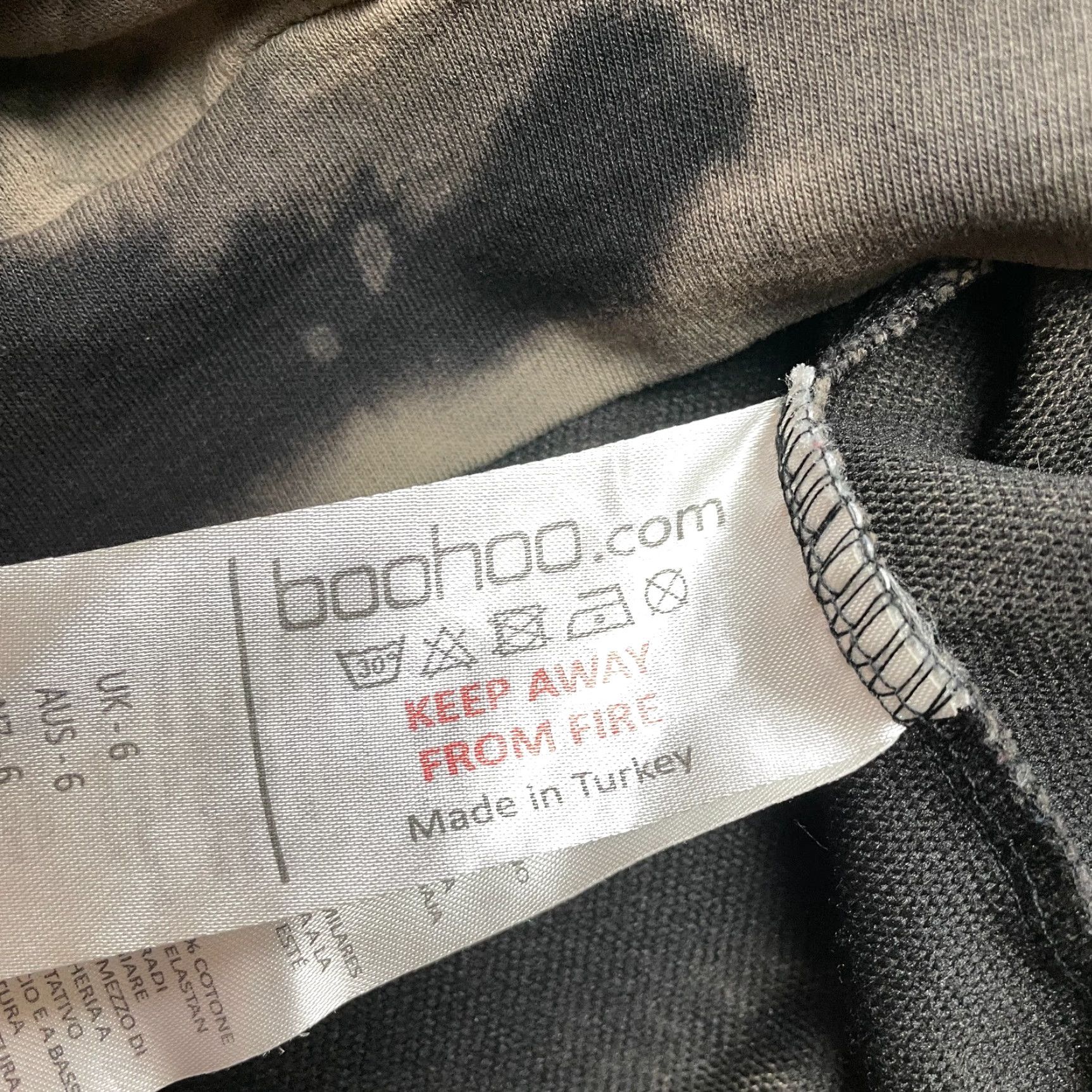 Boohoo VINTAGE? No — Actually not vintage. Boohoo Hoodie Sweatshirt Women’s 2 Black Gray Tie Dye Hooded Drawstring Pullover Size XS / US 0-2 / IT 36-38 - 5 Thumbnail