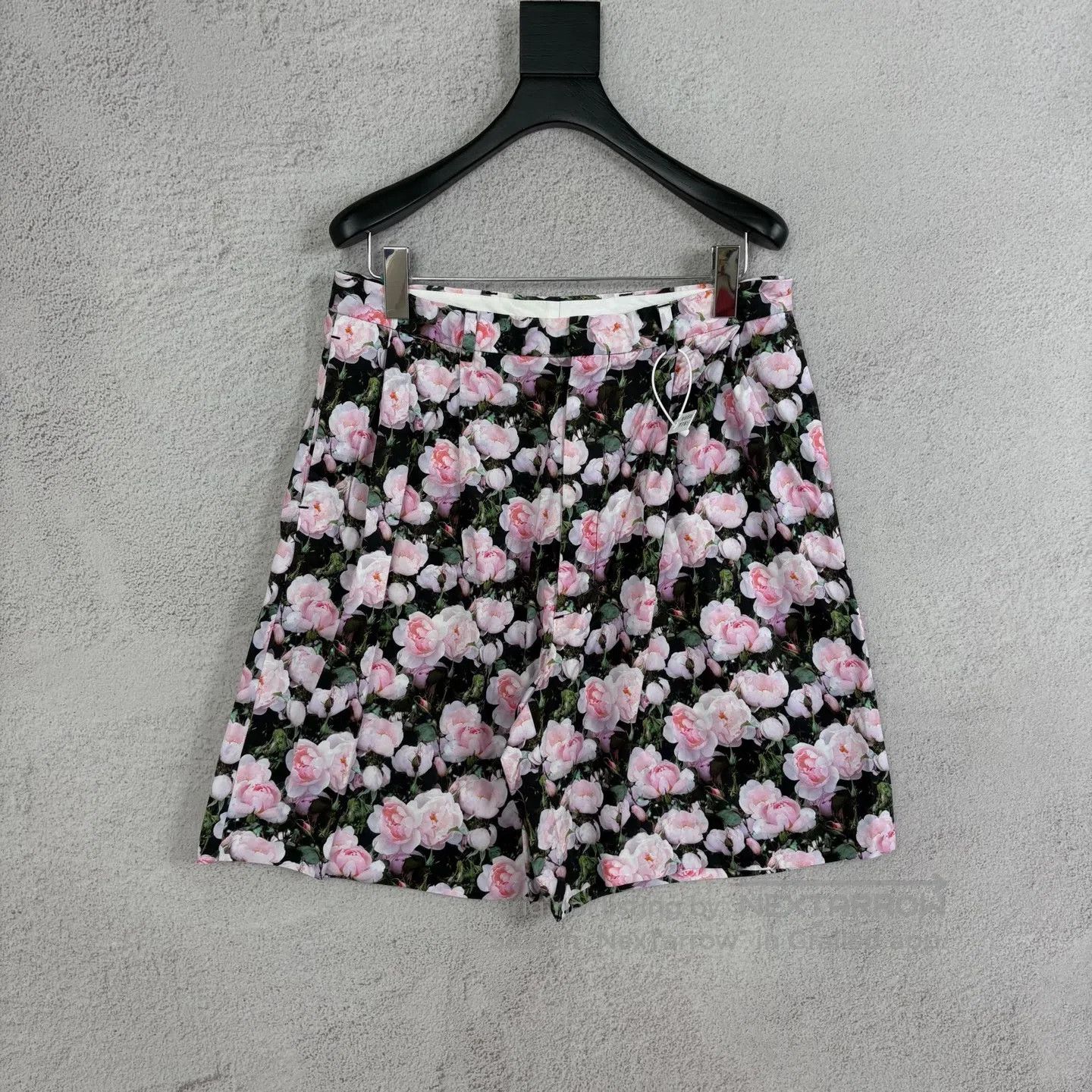Other Givenchy Flower-printed shorts Size US 32 / EU 48 - 1 Thumbnail