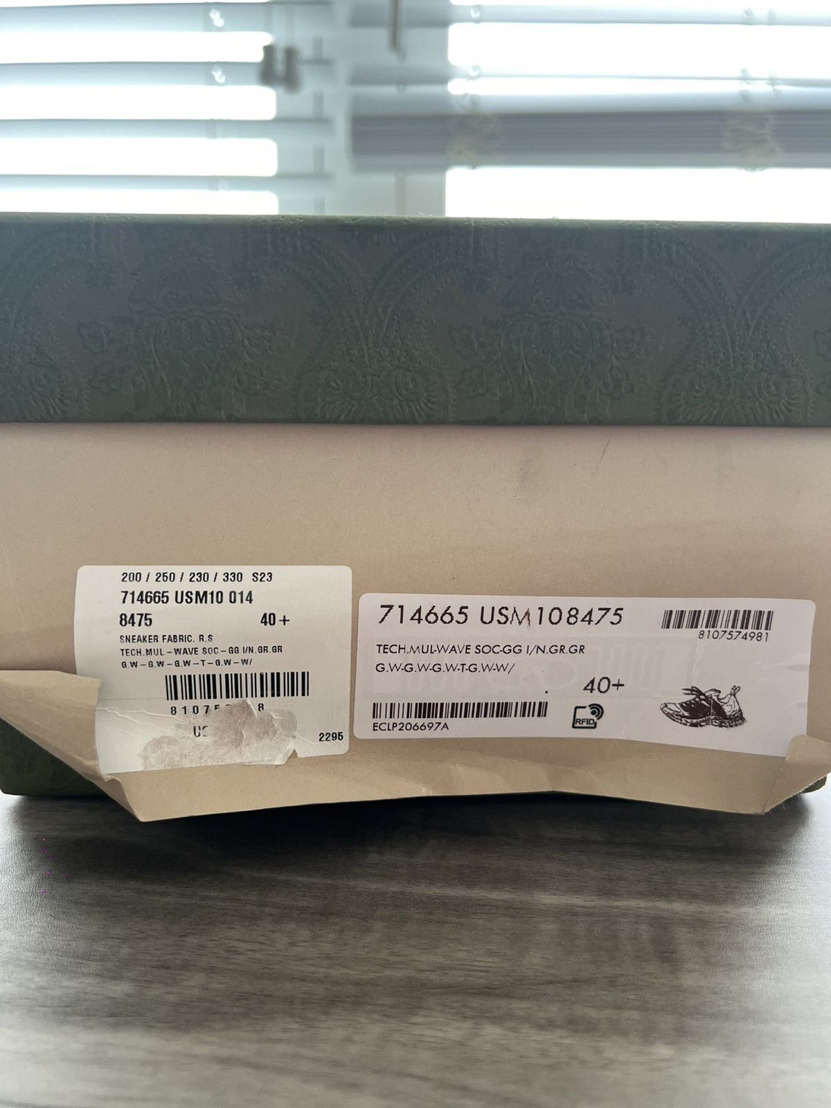 Gucci GUCCI Runner Sneaker WORN ONCE Size 8.5 Men’s/ 10 Women’s Size US 10 / IT 40 - 3 Thumbnail