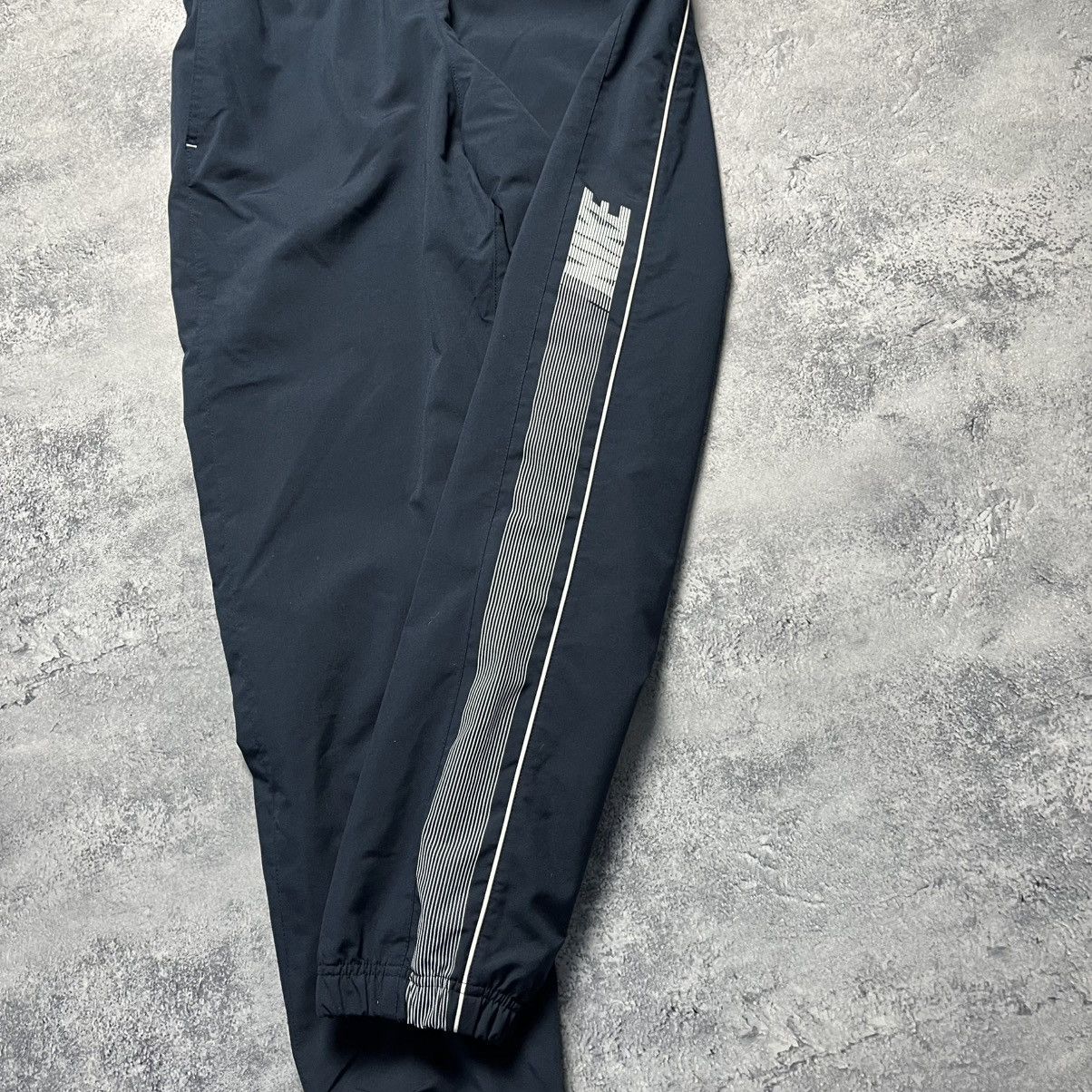 Nike Vintage Nike Nylon Track Pants Swoosh Y2K Streetwear Drill Size US 32 / EU 48 - 10 Thumbnail