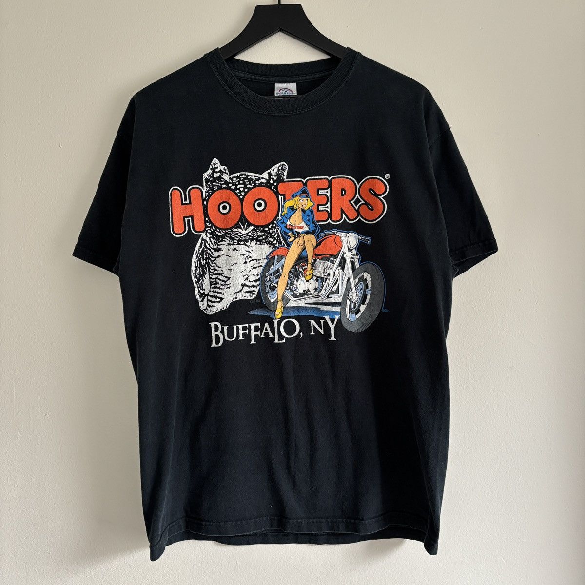 Vintage Vintagw 2003 hooters biker shirt Size US L / EU 52-54 / 3 - 1 Thumbnail