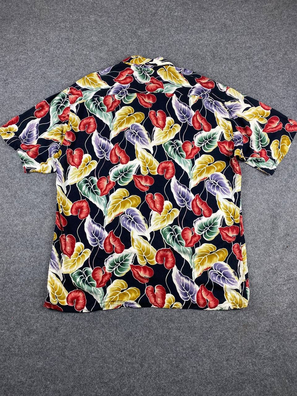 Pierre Cardin vintage piere cardin 100 rayon hawaiian shirt nice design Size US L / EU 52-54 / 3 - 9 Thumbnail