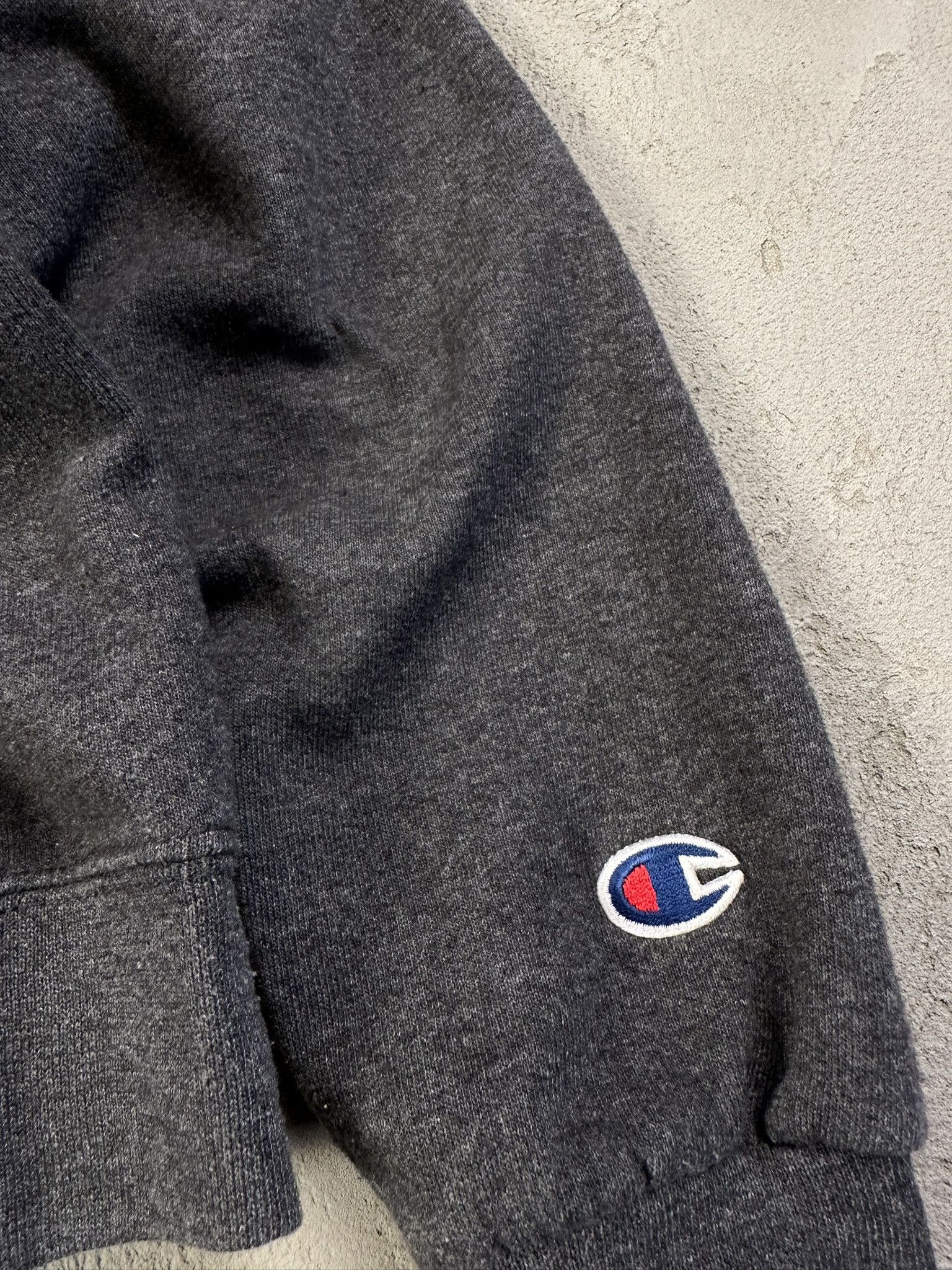 Champion × Vintage 00s Vintage Wisconsin University Champion Boxy Crewneck Size US S / EU 44-46 / 1 - 5 Thumbnail