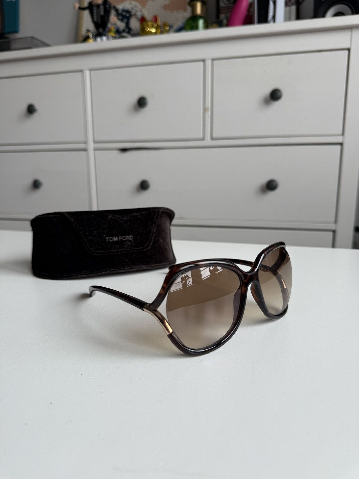 Designer × Tom Ford Tom Ford oval sunglasses designer luxury old money classy y2k Size ONE SIZE - 1 Thumbnail