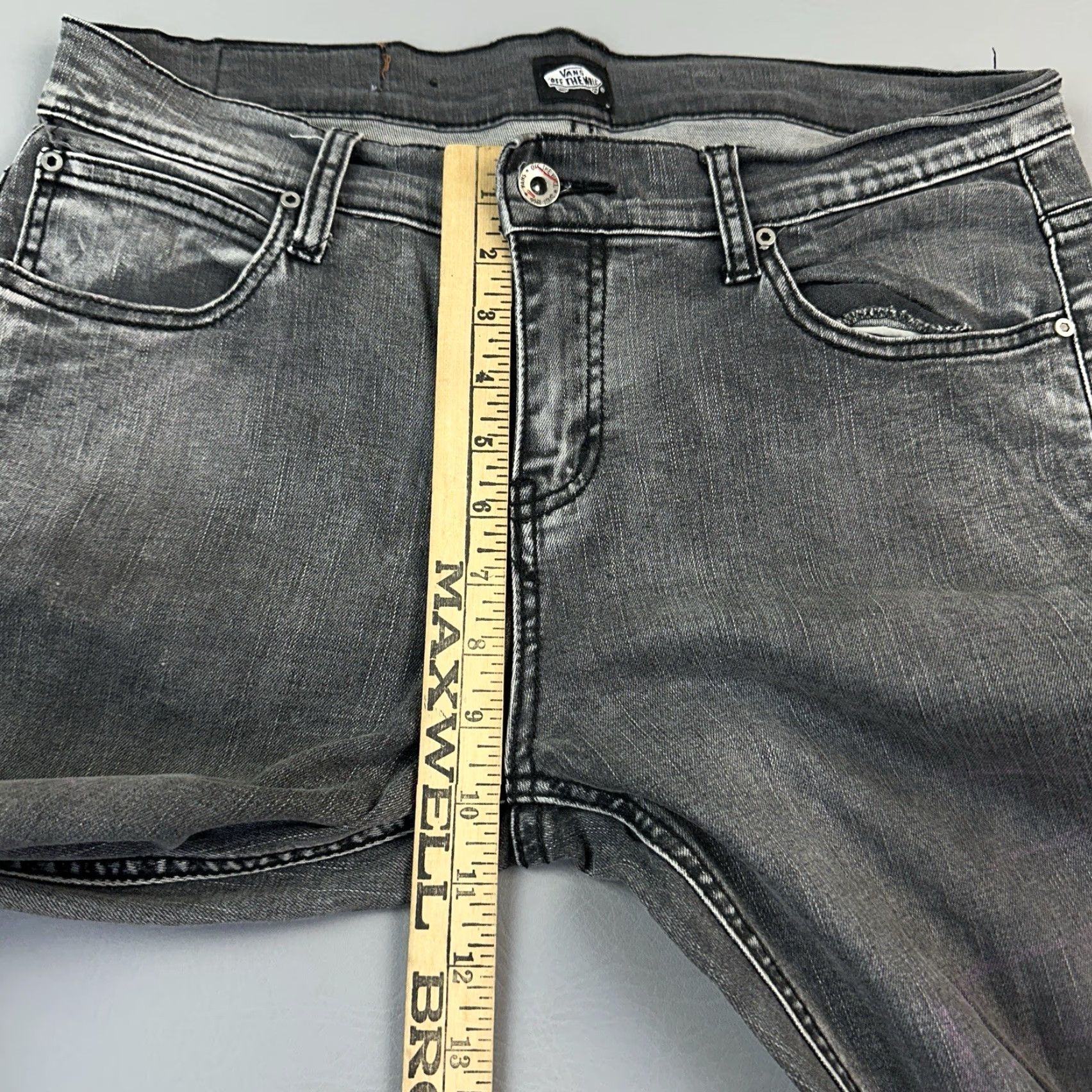 Vans Vans Jeans Mens 34x30 Charcoal Wash V66 Slim Straight Distressed Skate Casual Jeans Mens Slim 34x30 Gray Denim Distressed 5-Pocket USA VANS Size US 34 / EU 50 - 5 Thumbnail
