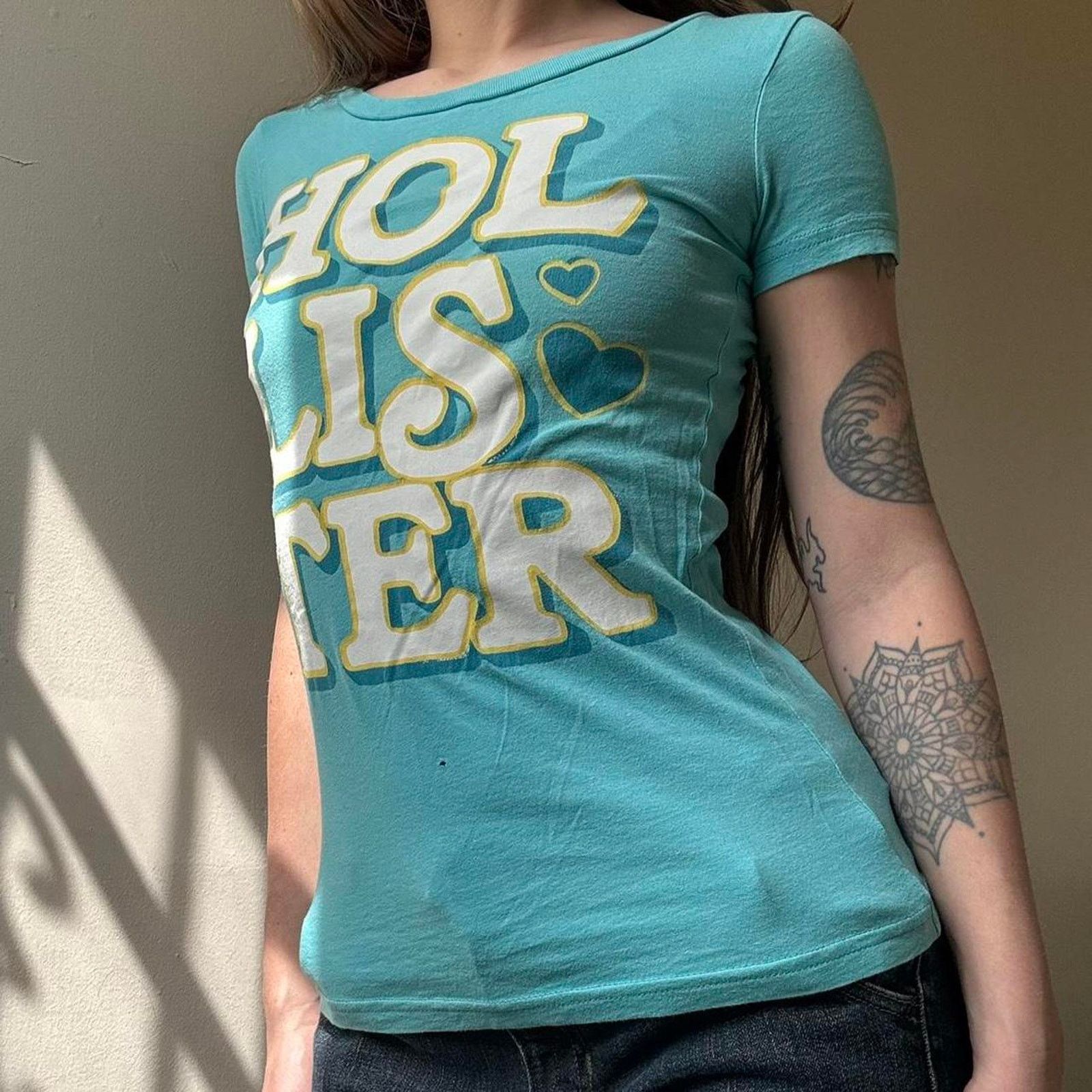 Hollister Y2K Hollister Logo Blue Heart T-Shirt XS Cotton Summer Surf Size XS / US 0-2 / IT 36-38 - 2 Thumbnail