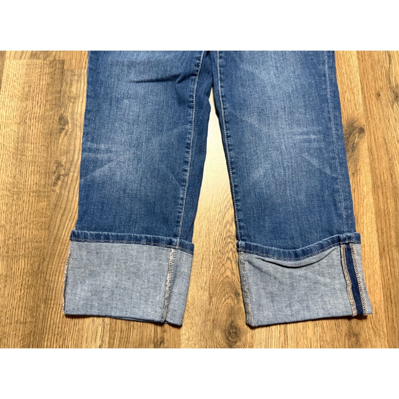 Vintage Sonoma Jeans Women 4P Blue Denim Capri Capri Jeans Pockets 5-Pocket Capris Cuffed Medium Wash 23.5 In Inseam Petites Womens Size 26" / US 2 / IT 38 - 3 Thumbnail