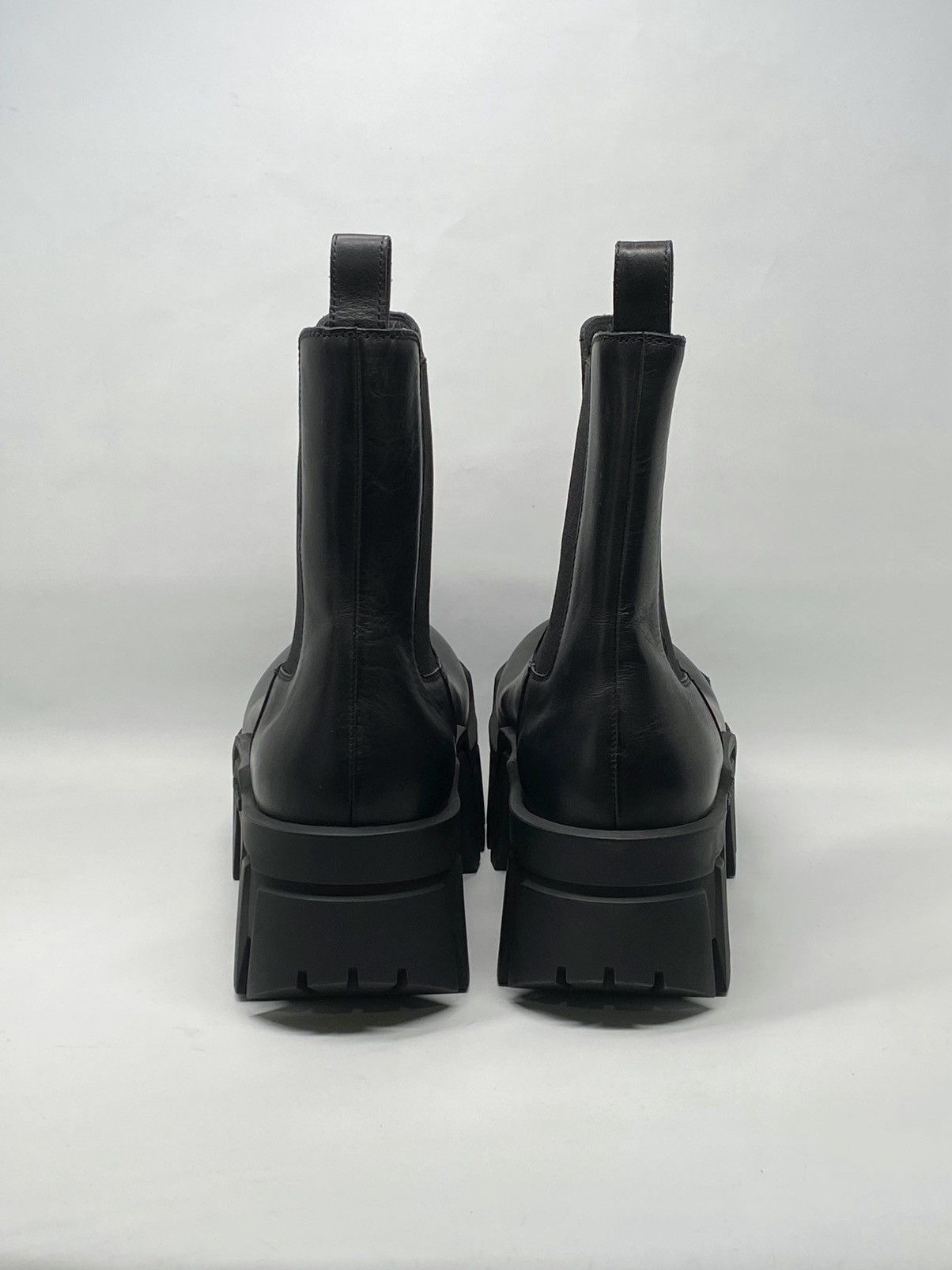 Balenciaga Balenciaga Leather Chelsea Boot size 38 Size US 8 / IT 38 - 12 Thumbnail