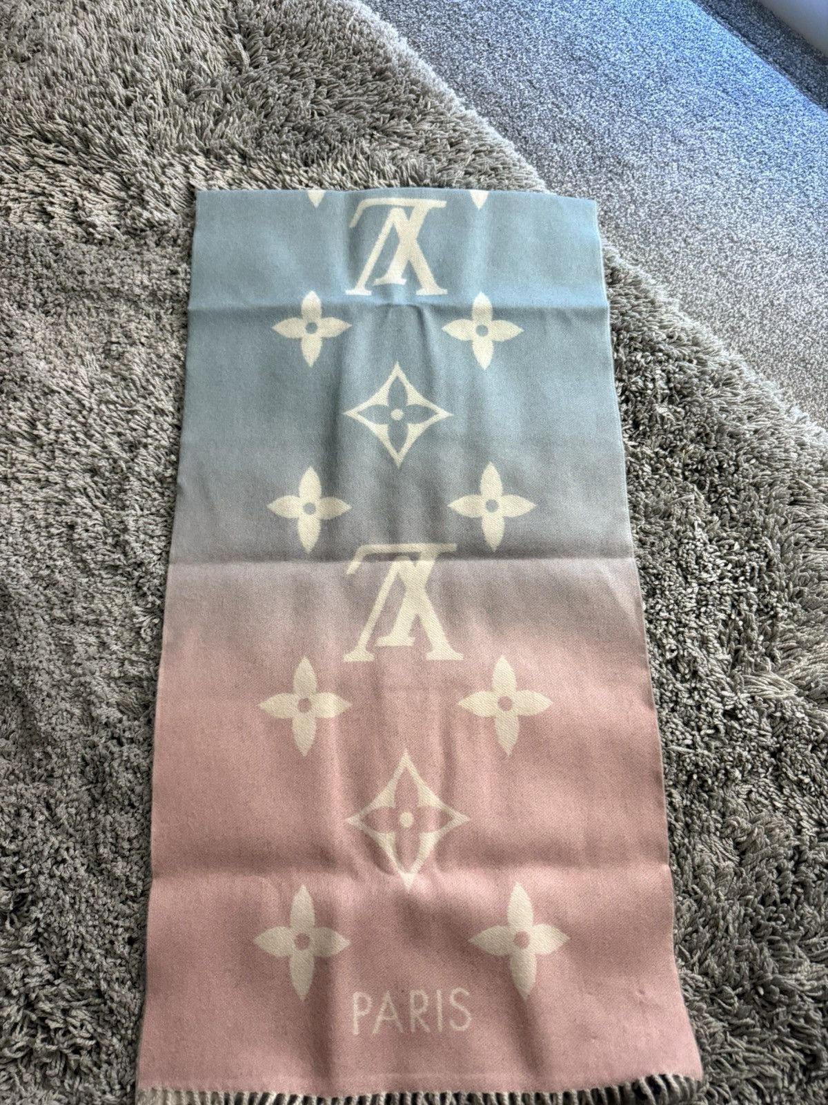 Louis Vuitton LOUIS VUITTON Cashmere Scarf Size ONE SIZE - 2 Thumbnail