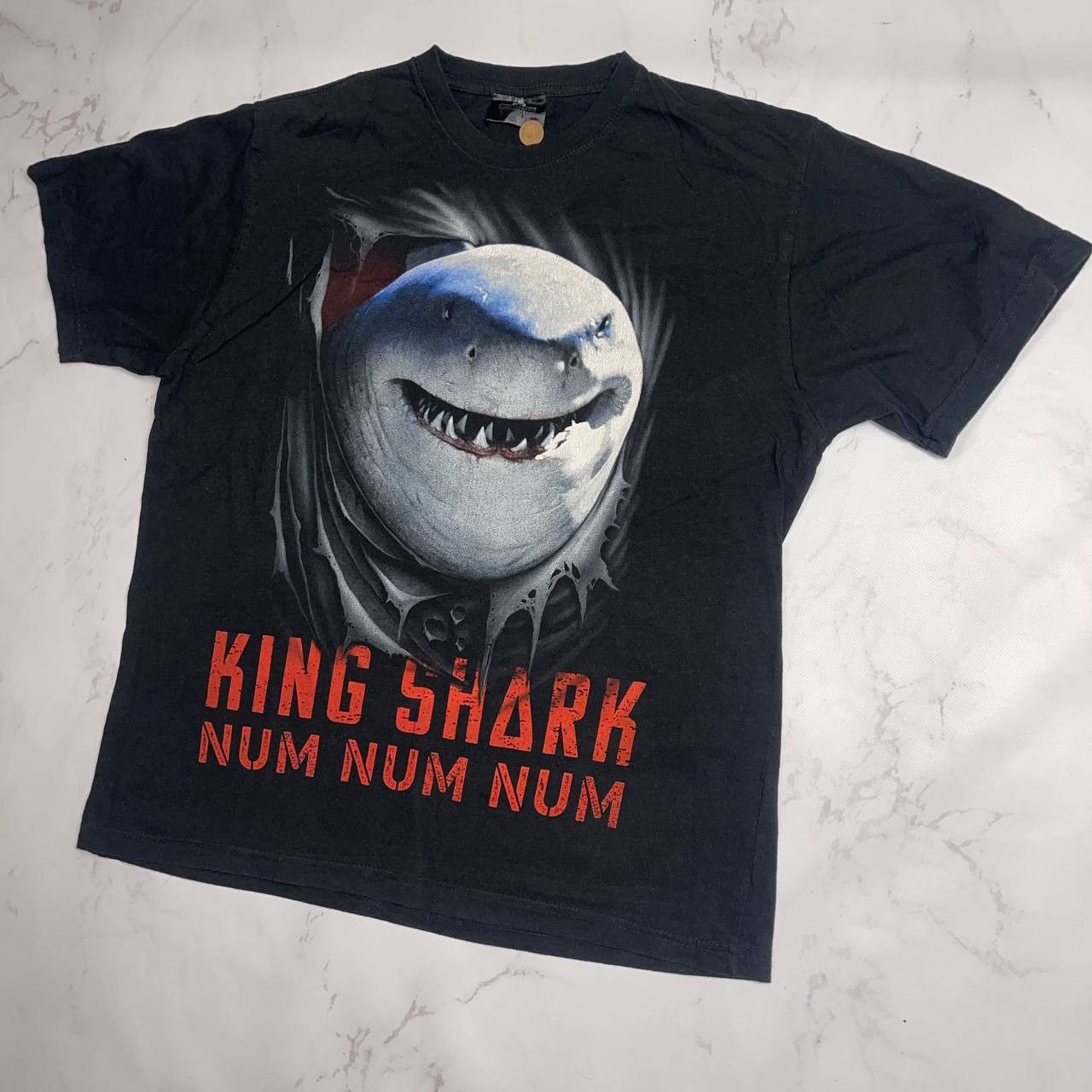 Vintage Suicide Squad King Shark NumNum Num Comic Graphic T-Shirt XL Size US XXL / EU 58 / 5 - 3 Thumbnail