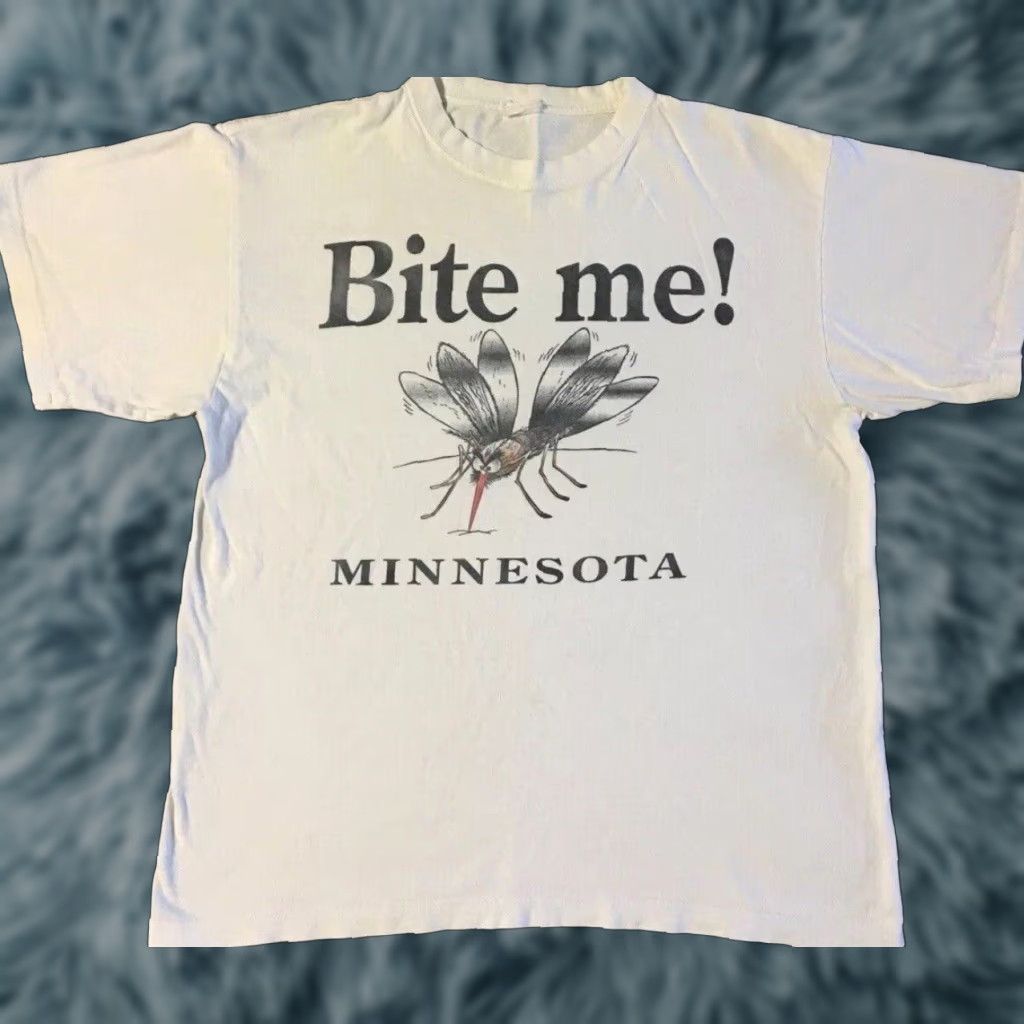 VINTAGE 90s Bite Me Minnesota Shirt S White Short Sleeve T-Shirt Mens Grunge Joke Crude Humor Bug Distressed Factory