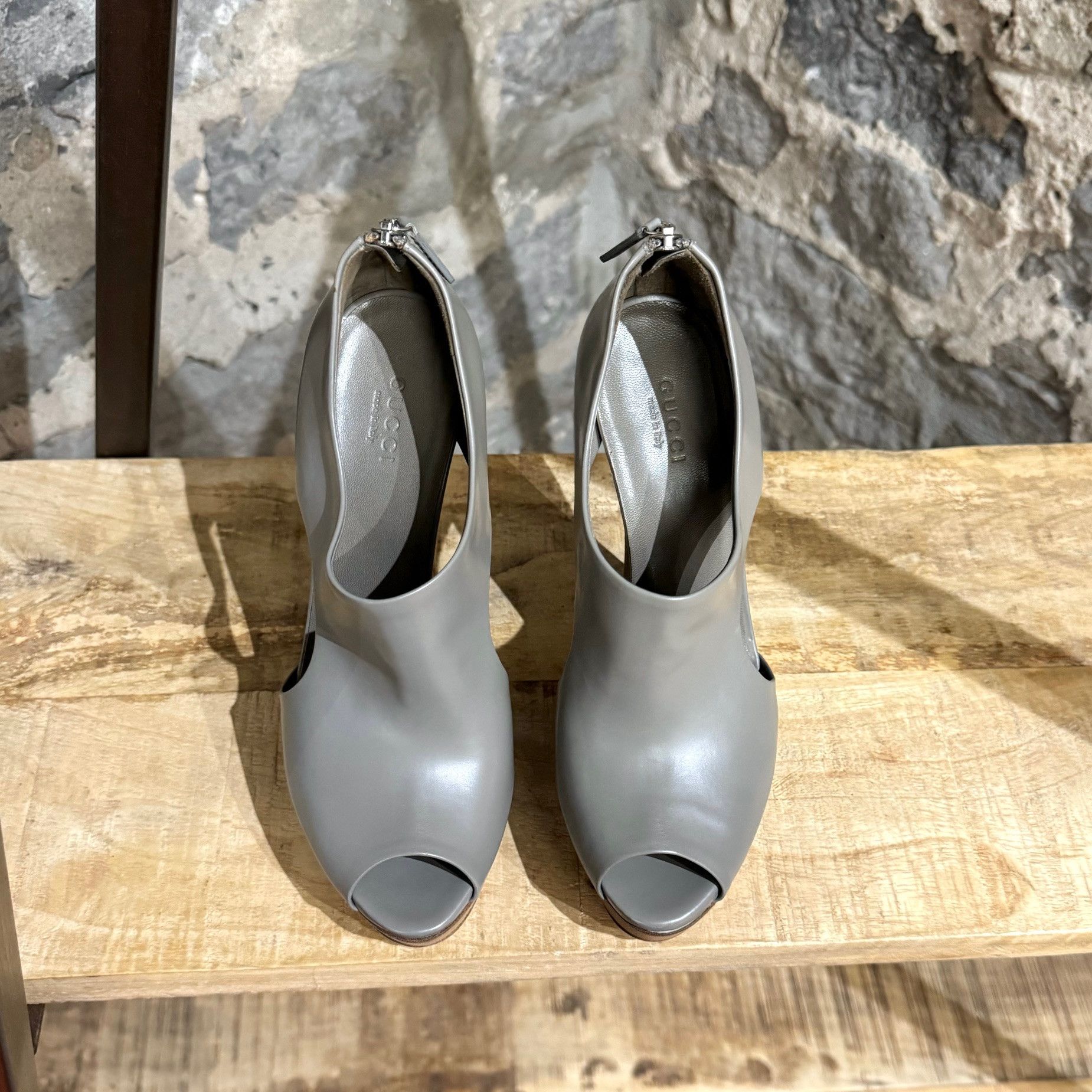 Gucci Gucci Grey Clemence Wedge Platform Peep Toe Pumps Size US 6 / IT 36 - 4 Thumbnail