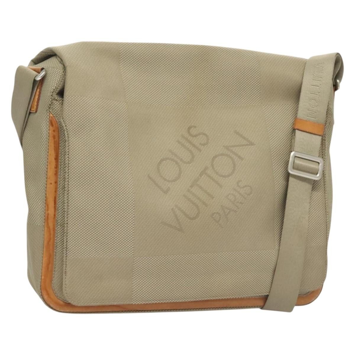 Louis Vuitton LOUIS VUITTON Damier Geant Messager Nm Shoulder Bag Gray Size ONE SIZE - 1 Thumbnail