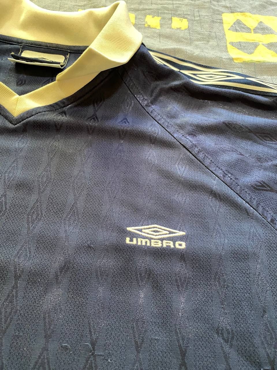 Umbro Umbro Vintage Streetwear T-Shirt Size US L / EU 52-54 / 3 - 10 Thumbnail
