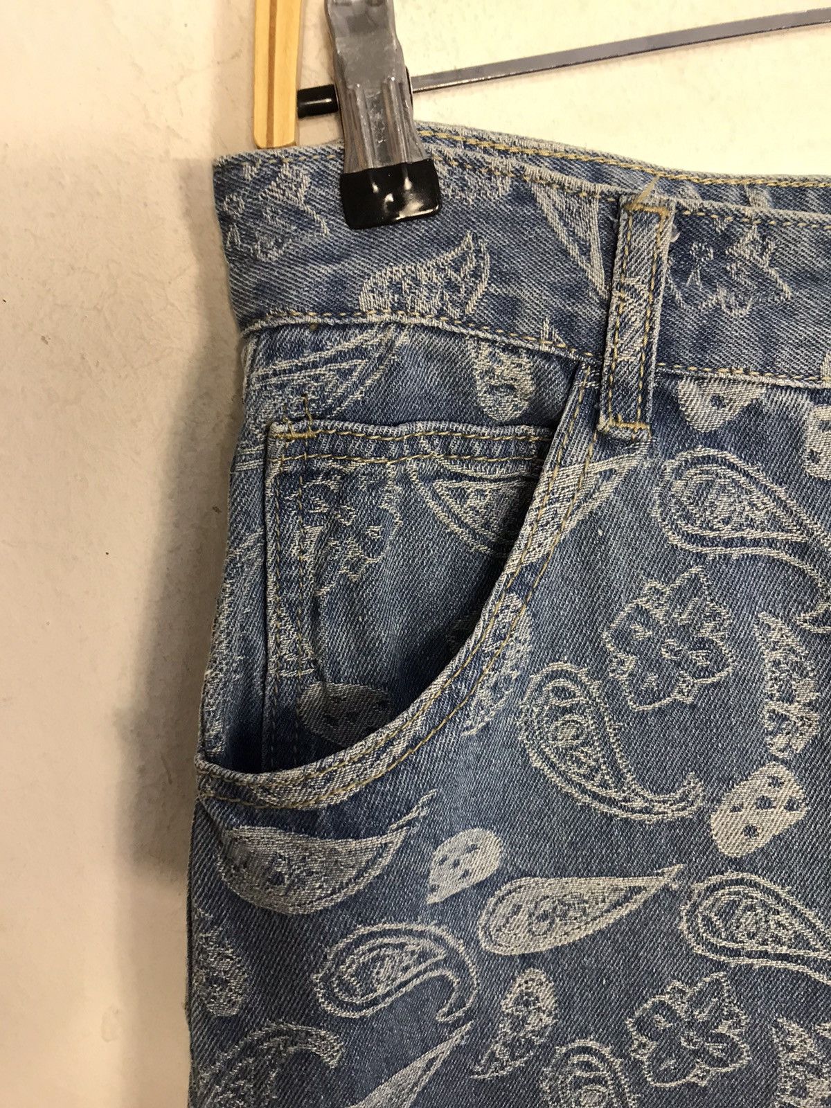 Japanese Brand × Vintage Vintage Japanese Brand Carpenter Paisley Art Denim Shorts Size US 30 / EU 46 - 6 Thumbnail