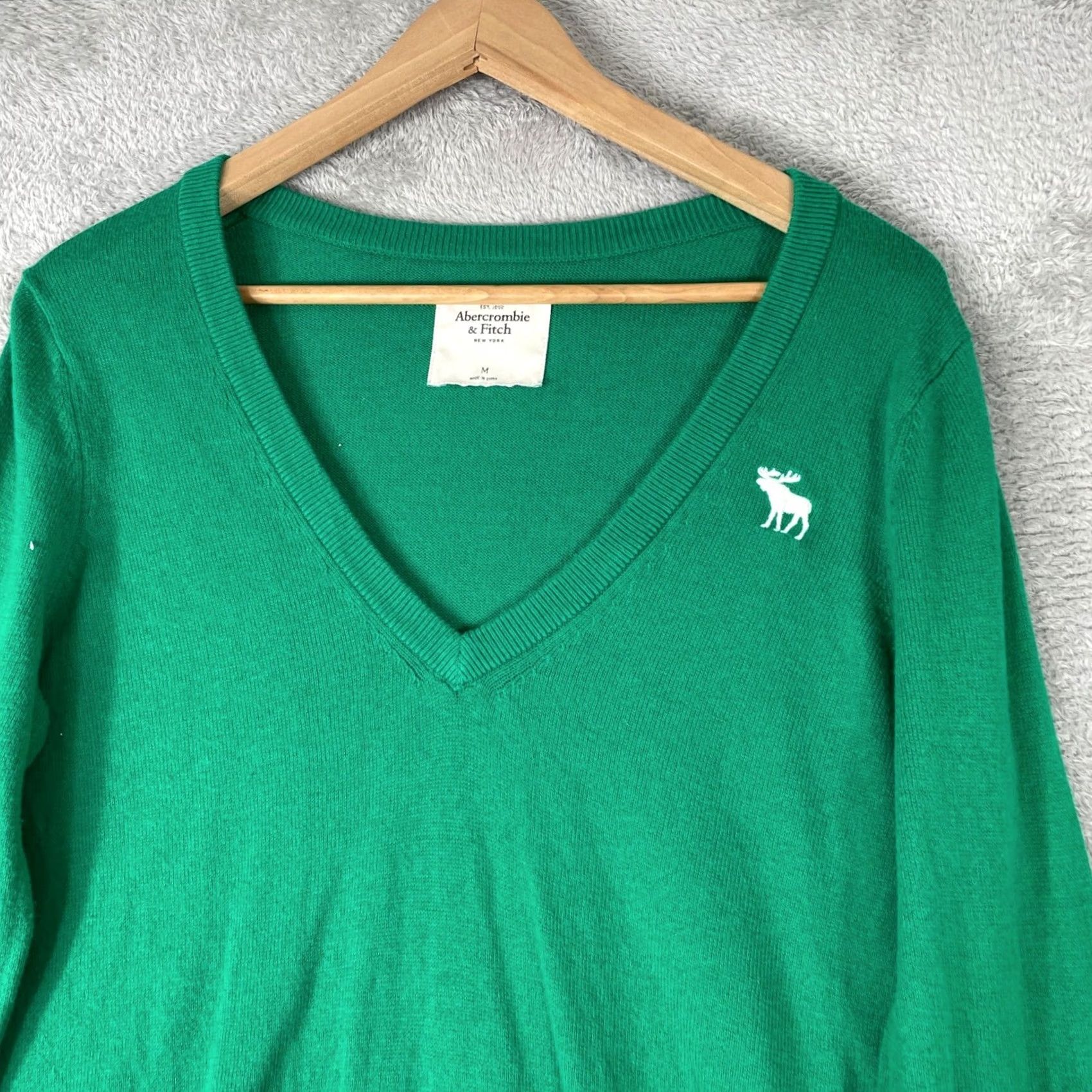 Abercrombie & Fitch Abercrombie & Fitch Sweater Womens M Green Cashmere Blend Neck Preppy Size M / US 6-8 / IT 42-44 - 2 Thumbnail