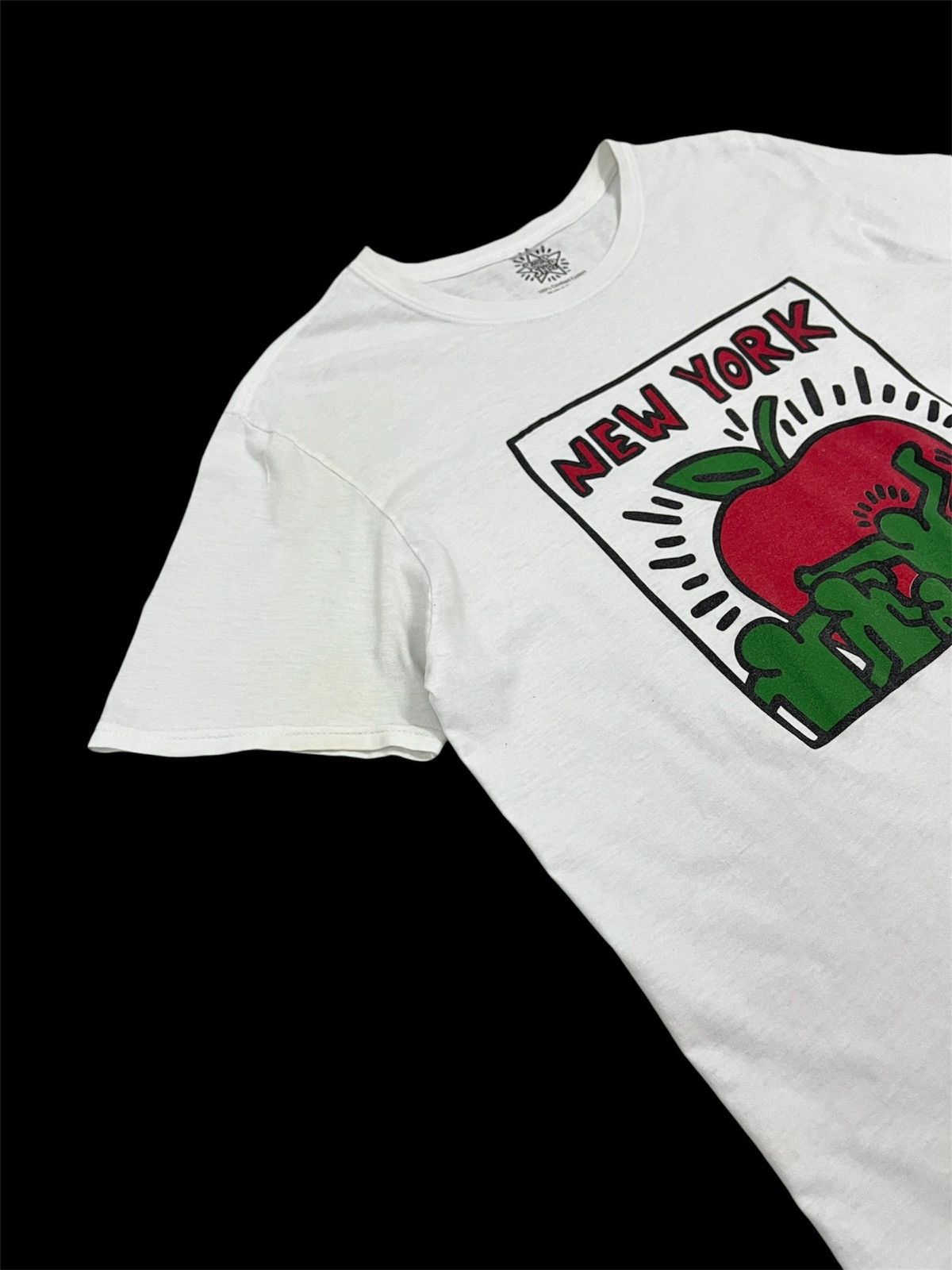Keith Haring × Vintage Vintage Pop Shop Keith Haring NY Apple Tshirt Size US L / EU 52-54 / 3 - 3 Thumbnail