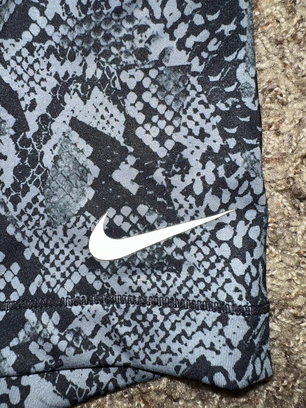 Nike Nike Pro Vixen Womens Training Shorts Size 28" / US 6 / IT 42 - 2 Thumbnail